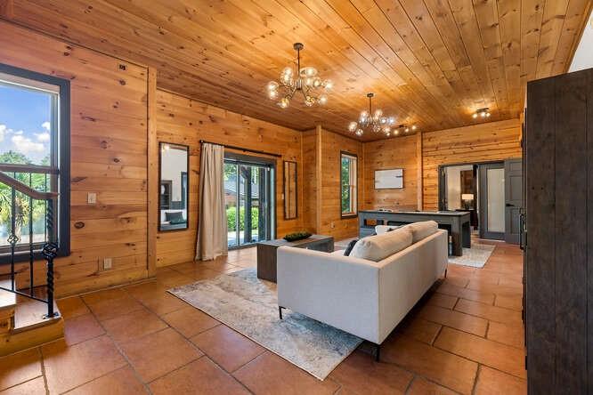 Carrollton, Georgia, 30116, United States, 5 Bedrooms Bedrooms, ,5 BathroomsBathrooms,Residential,For Sale,1803971