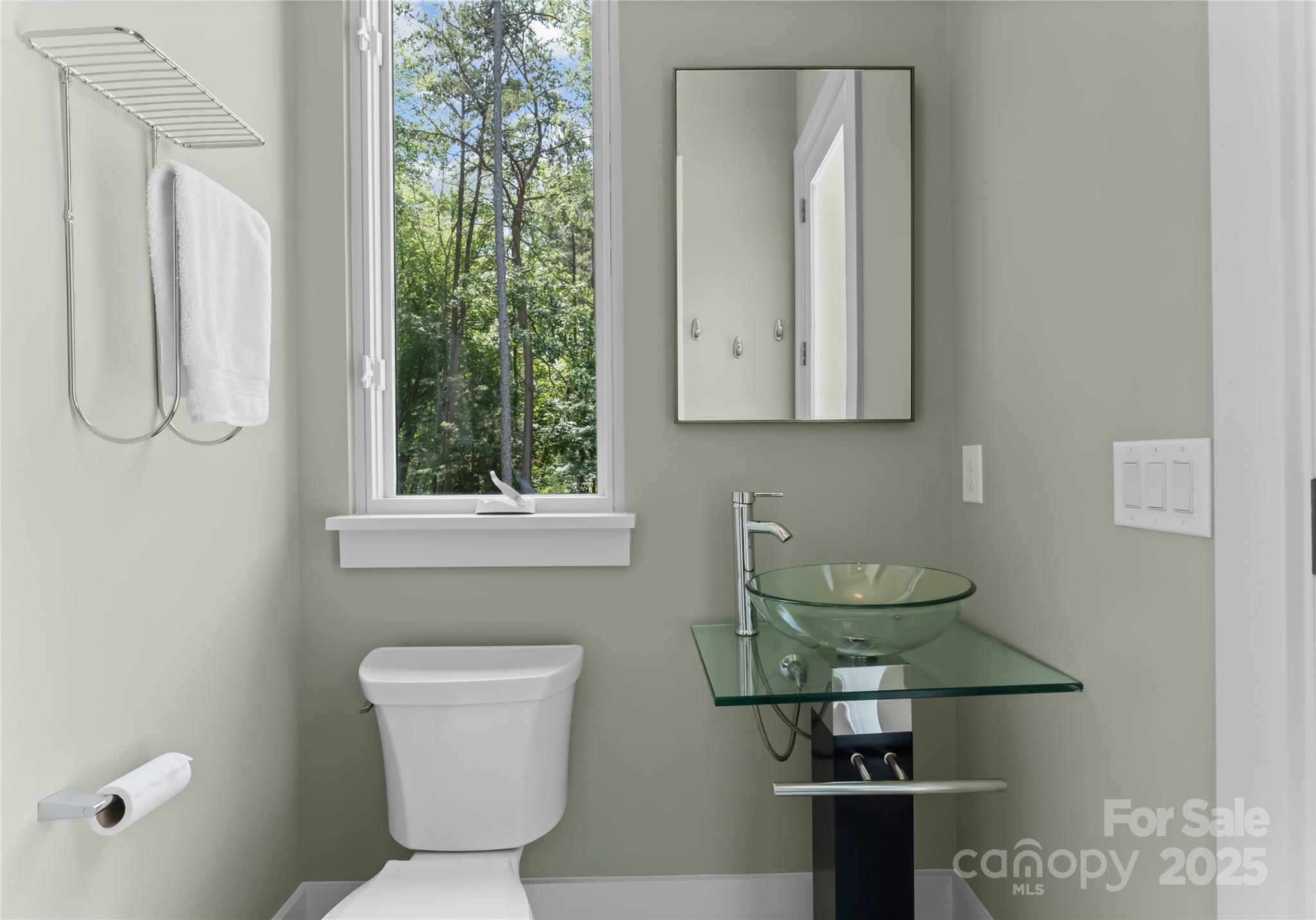 Mooresville, North Carolina, 28117, United States, 4 Bedrooms Bedrooms, ,5 BathroomsBathrooms,Residential,For Sale,1847704