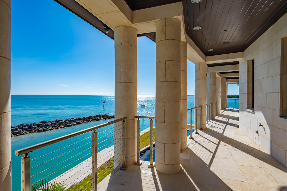 Duck, Florida, 33050, United States, 3 Bedrooms Bedrooms, ,4 BathroomsBathrooms,Residential,For Sale,1970637