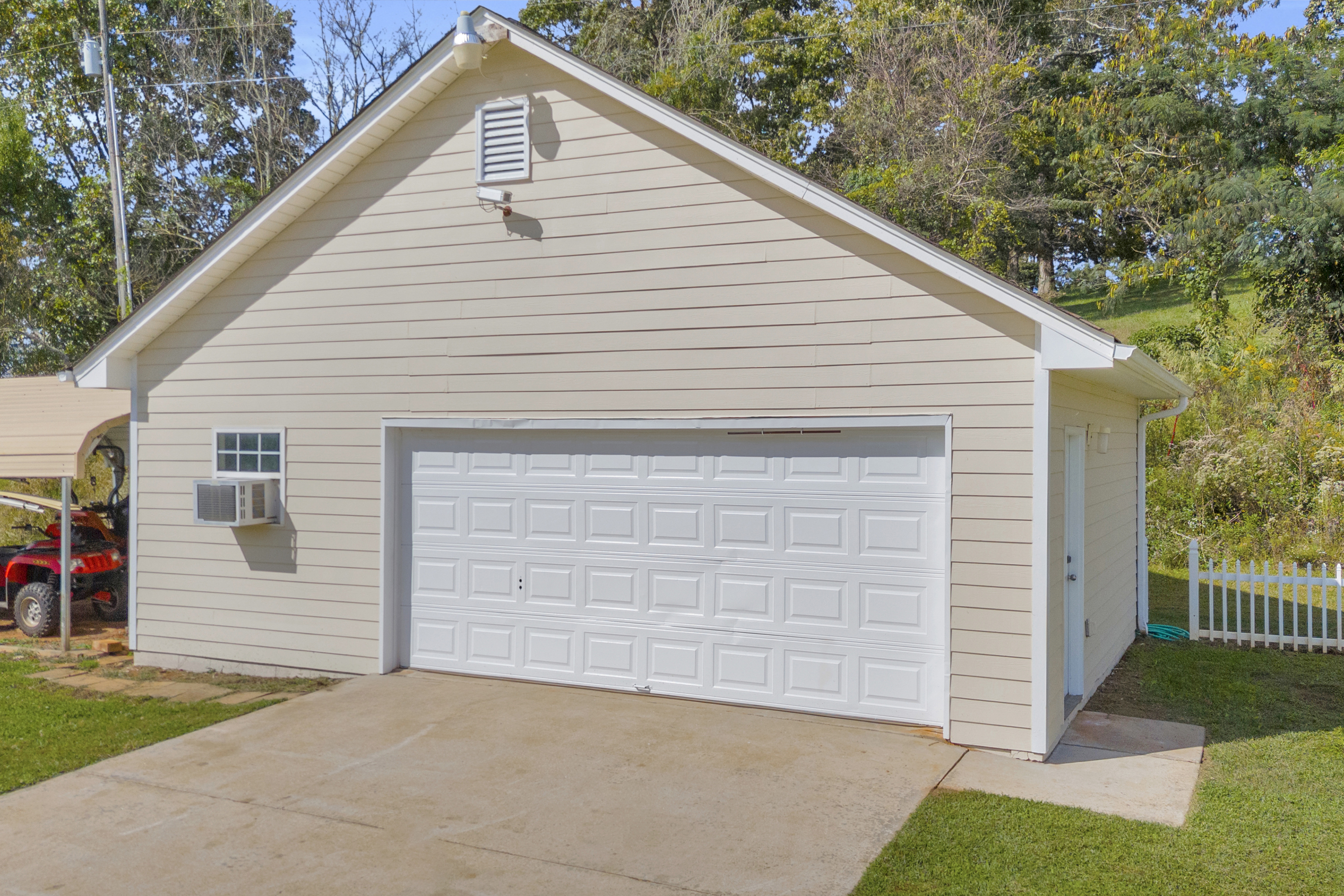 Cleveland, Georgia, 30528, United States, 3 Bedrooms Bedrooms, ,2 BathroomsBathrooms,Residential,For Sale,1979350