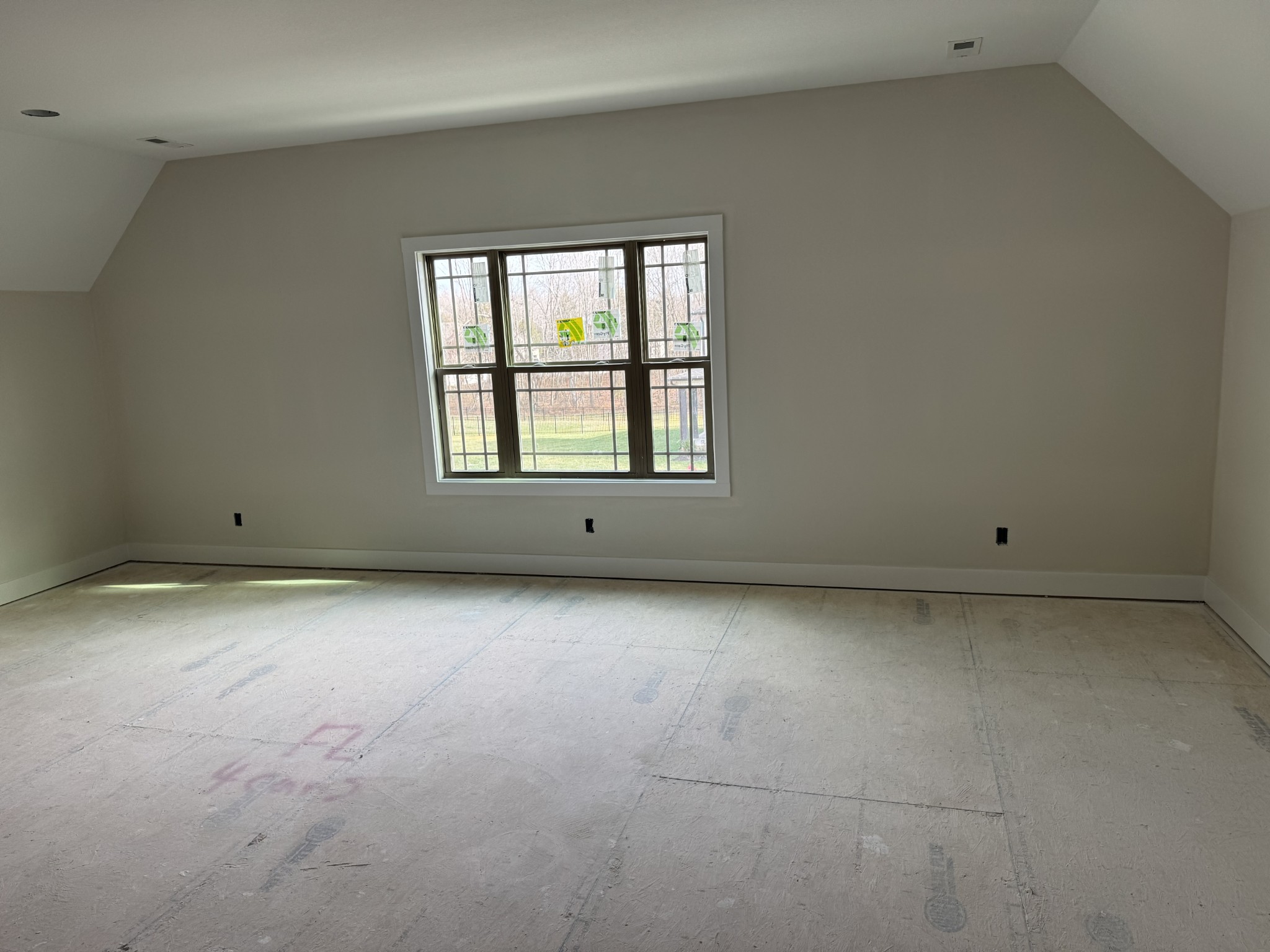 Clarksville, Tennessee, 37042, United States, 3 Bedrooms Bedrooms, ,4 BathroomsBathrooms,Residential,For Sale,2006024