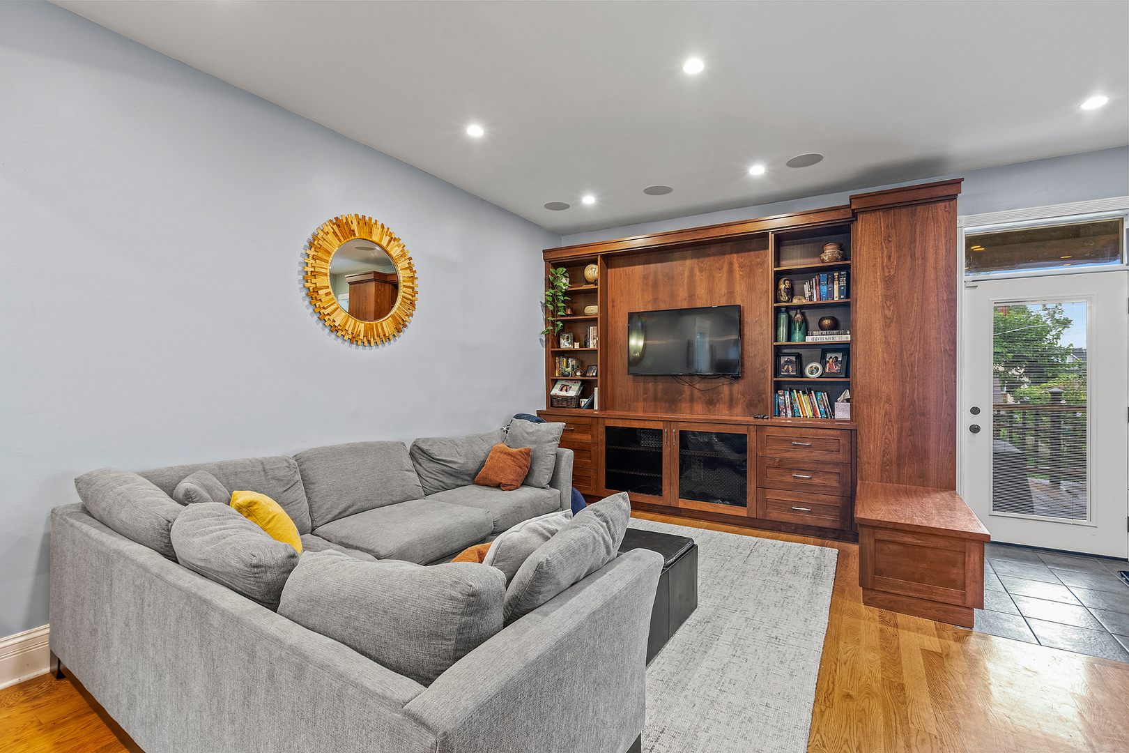 Chicago, Illinois, 60641, United States, 5 Bedrooms Bedrooms, ,3 BathroomsBathrooms,Residential,For Sale,1891255