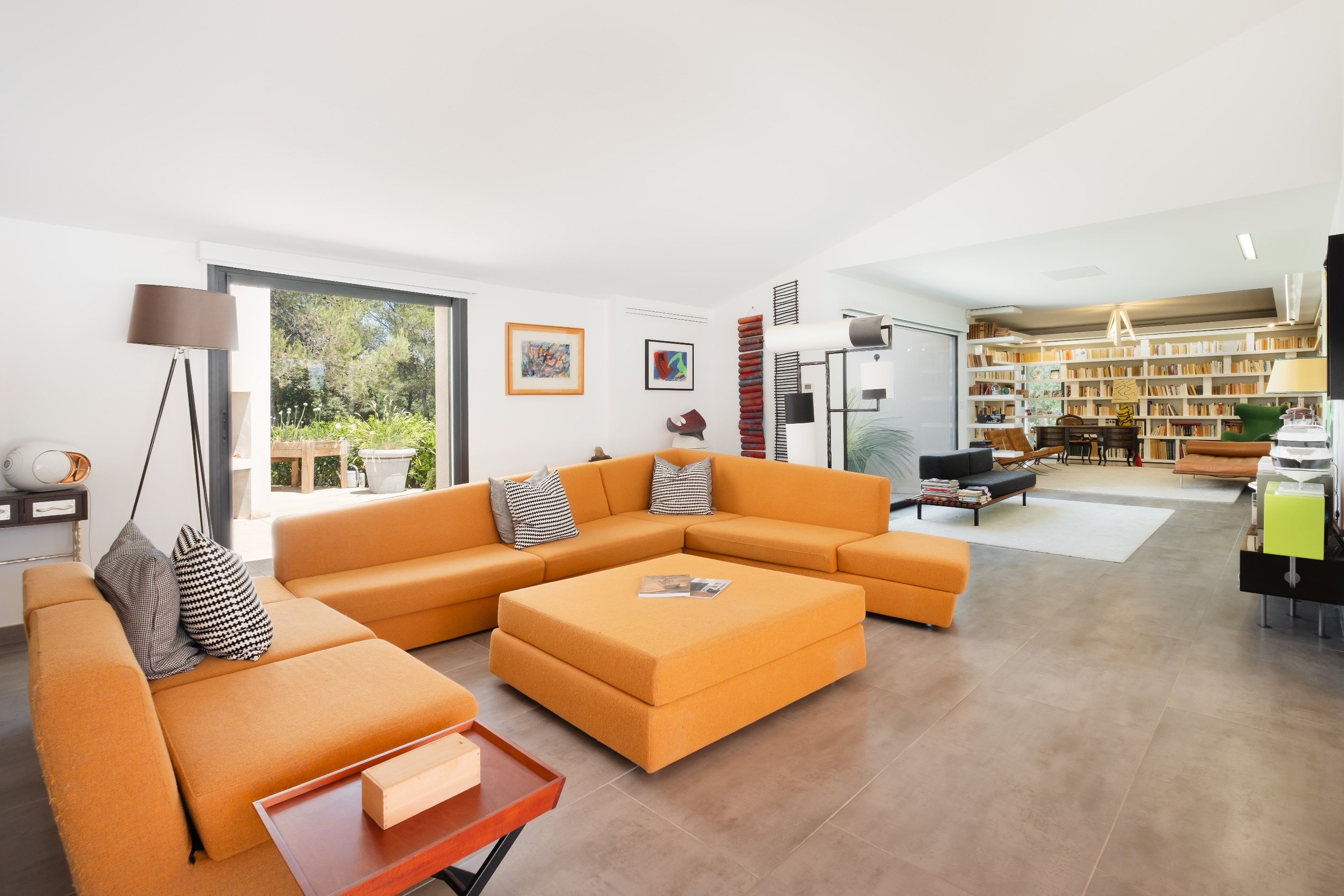  Exceptional property with designer villa, 13,000 m² grounds and rare features - 物件實景