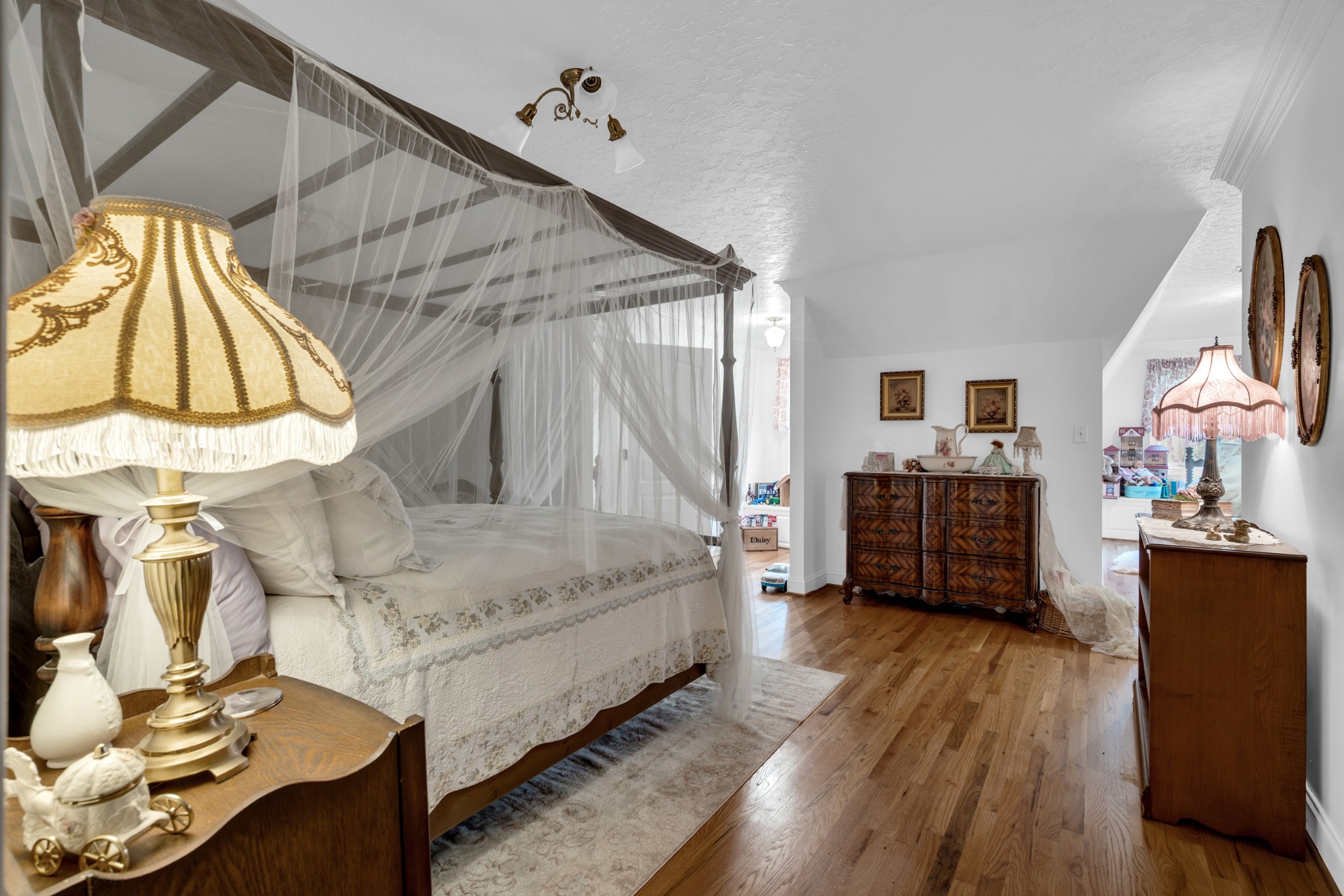 Dover, Tennessee, 37058, United States, 6 Bedrooms Bedrooms, ,4 BathroomsBathrooms,Residential,For Sale,1981726