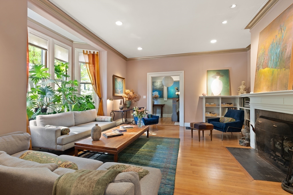 Cambridge, Massachusetts, 02138, United States, 5 Bedrooms Bedrooms, ,5 BathroomsBathrooms,Residential,For Sale,1908267
