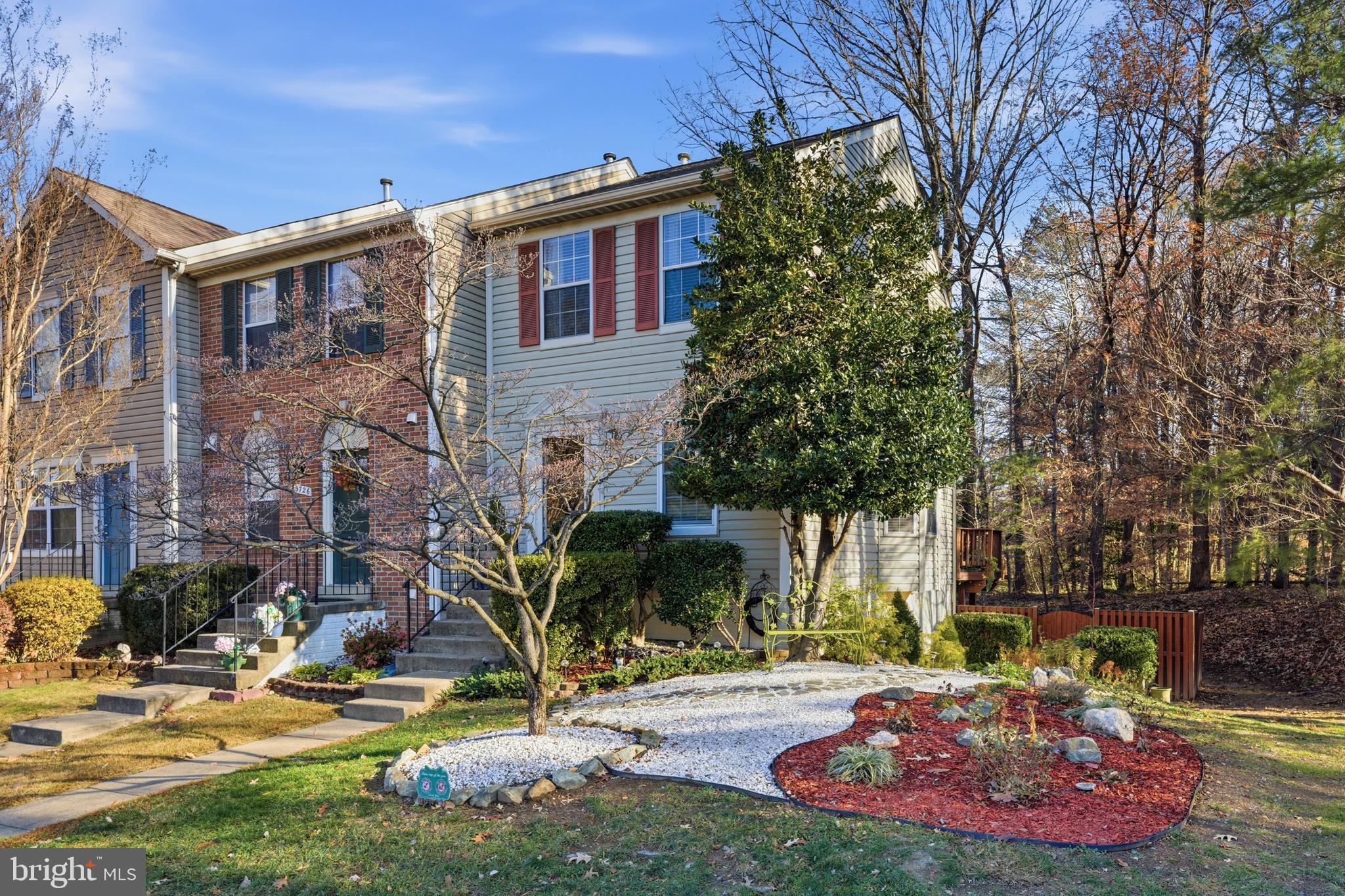 Clifton, Virginia, 20124, United States, 2 Bedrooms Bedrooms, ,3 BathroomsBathrooms,Residential,For Sale,2001572