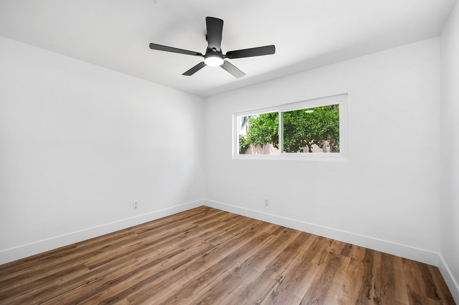 Rialto, California, 92376, United States, 4 Bedrooms Bedrooms, ,2 BathroomsBathrooms,Residential,For Sale,1878686