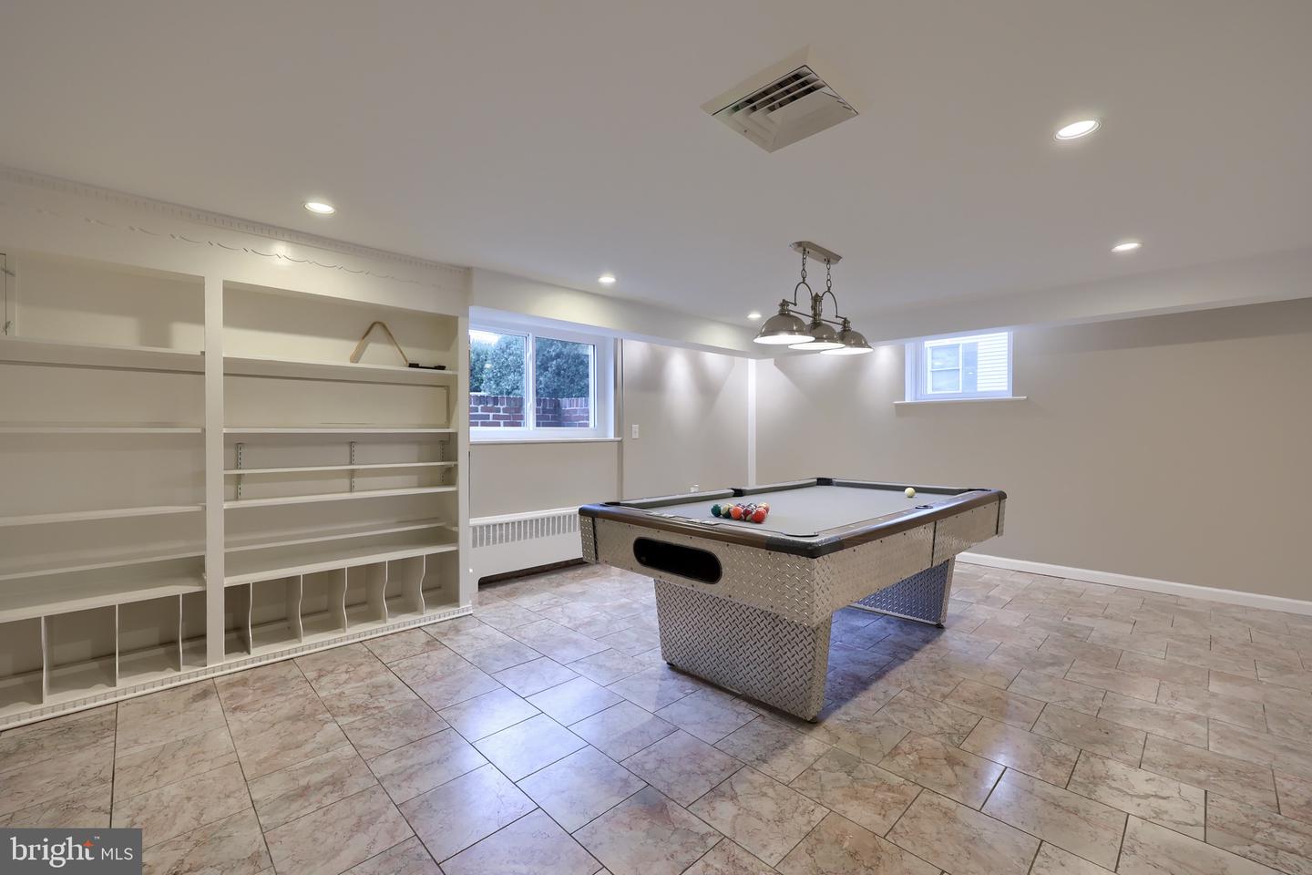 Lancaster, Pennsylvania, 17601, United States, 4 Bedrooms Bedrooms, ,3 BathroomsBathrooms,Residential,For Sale,1999084