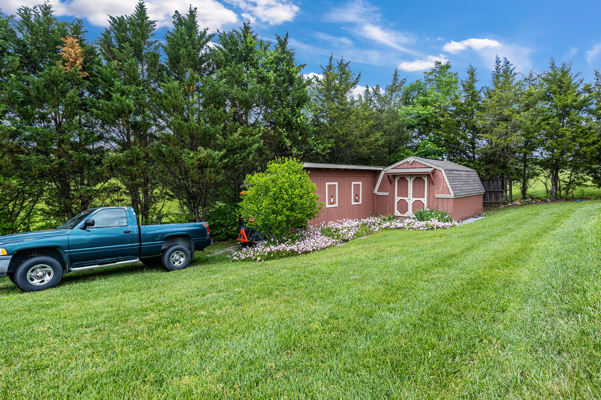 Sevierville, Tennessee, 37876, United States, 3 Bedrooms Bedrooms, ,3 BathroomsBathrooms,Residential,For Sale,1979818