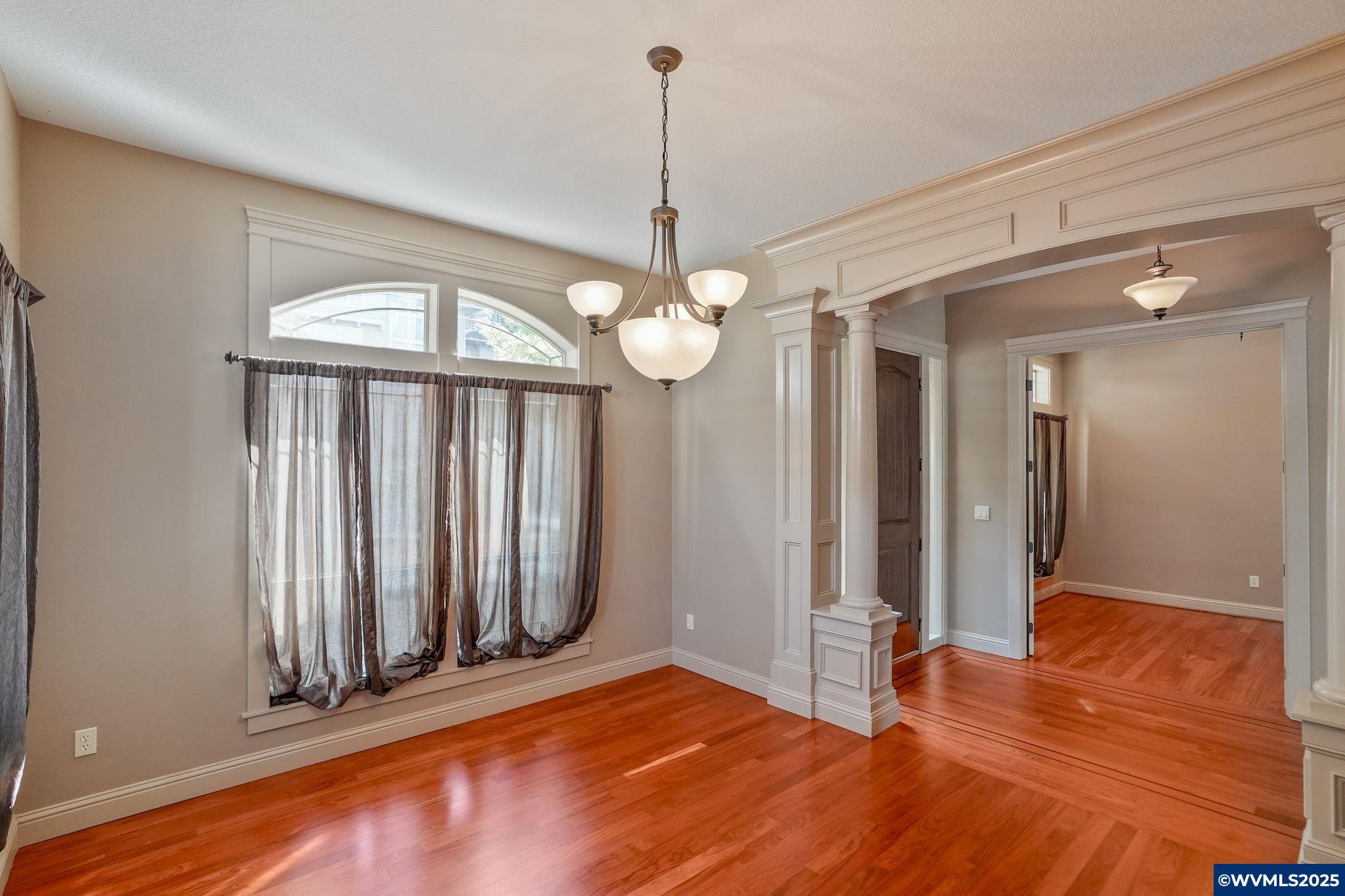Salem, Oregon, 97306, United States, 4 Bedrooms Bedrooms, ,3 BathroomsBathrooms,Residential,For Sale,1906956