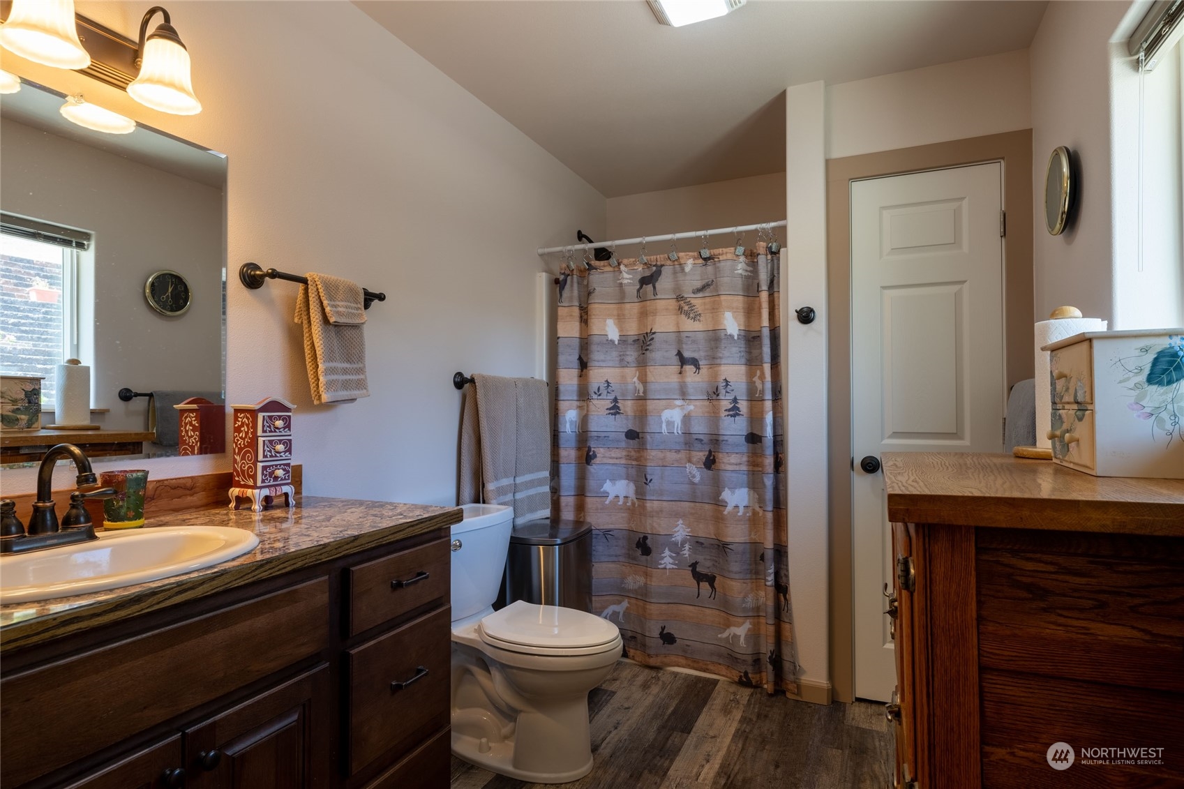 Malaga, Washington, 98828, United States, 3 Bedrooms Bedrooms, ,2 BathroomsBathrooms,Residential,For Sale,1898843