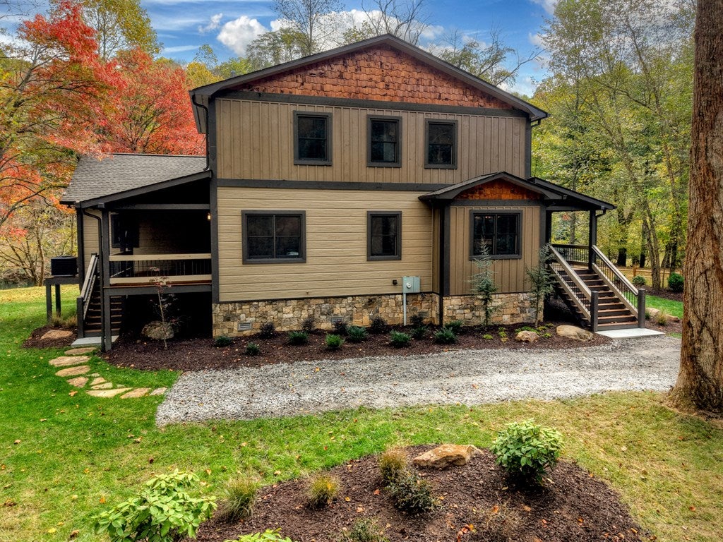 Mineral Bluff, Georgia, 30559, United States, 4 Bedrooms Bedrooms, ,5 BathroomsBathrooms,Residential,For Sale,1986837