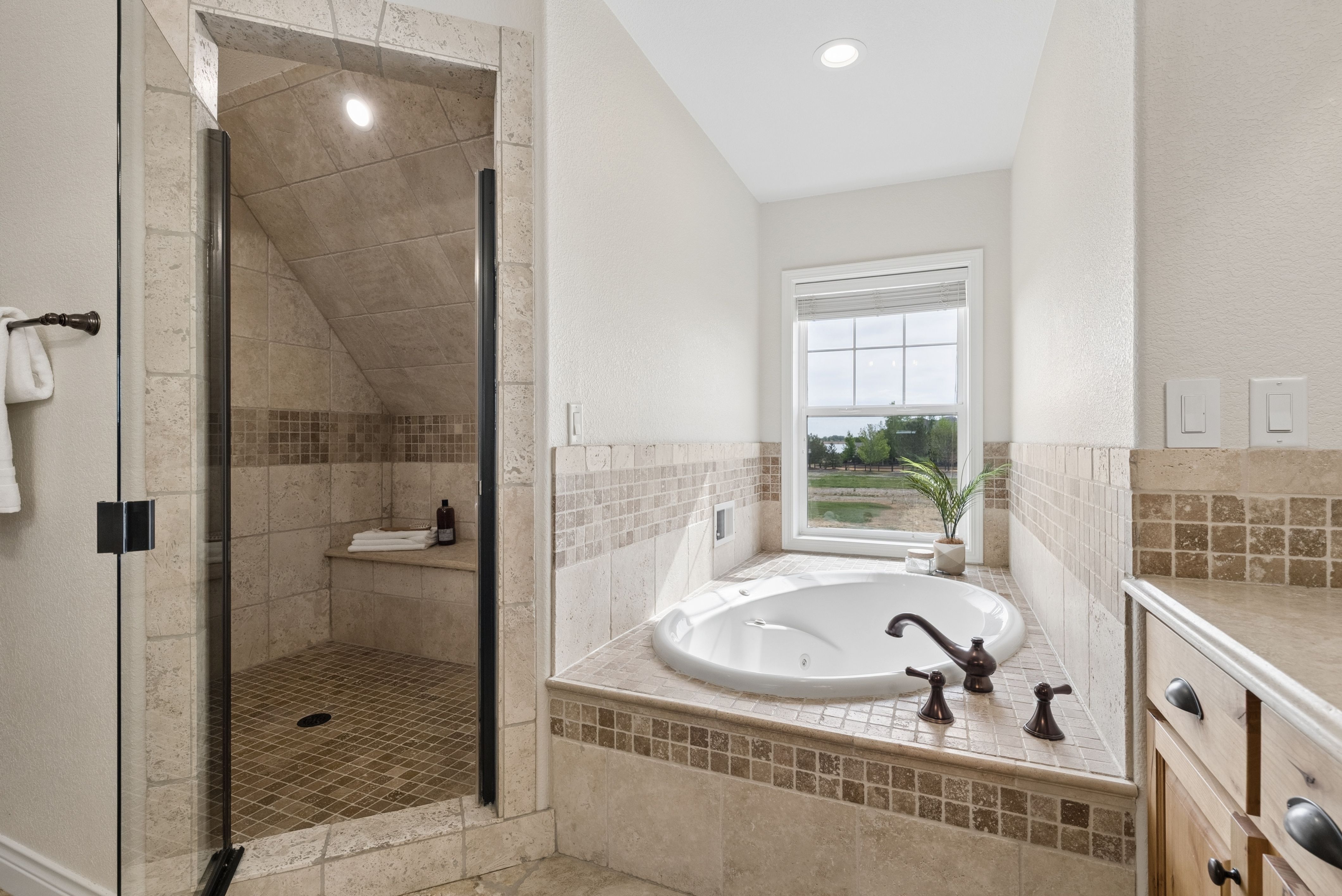  Exceptional Soaring Eagle Ranch Home - 物件實景
