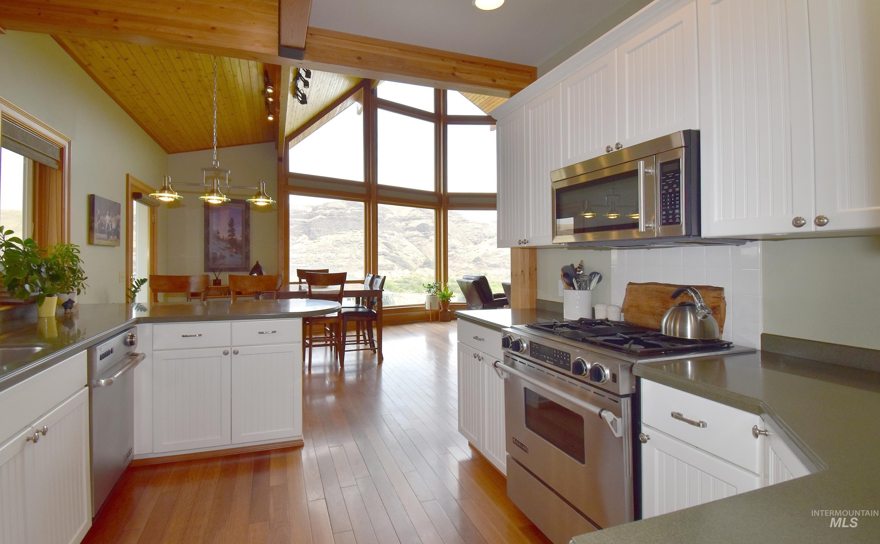 Asotin, Washington, 99402, United States, 3 Bedrooms Bedrooms, ,3 BathroomsBathrooms,Residential,For Sale,1942718