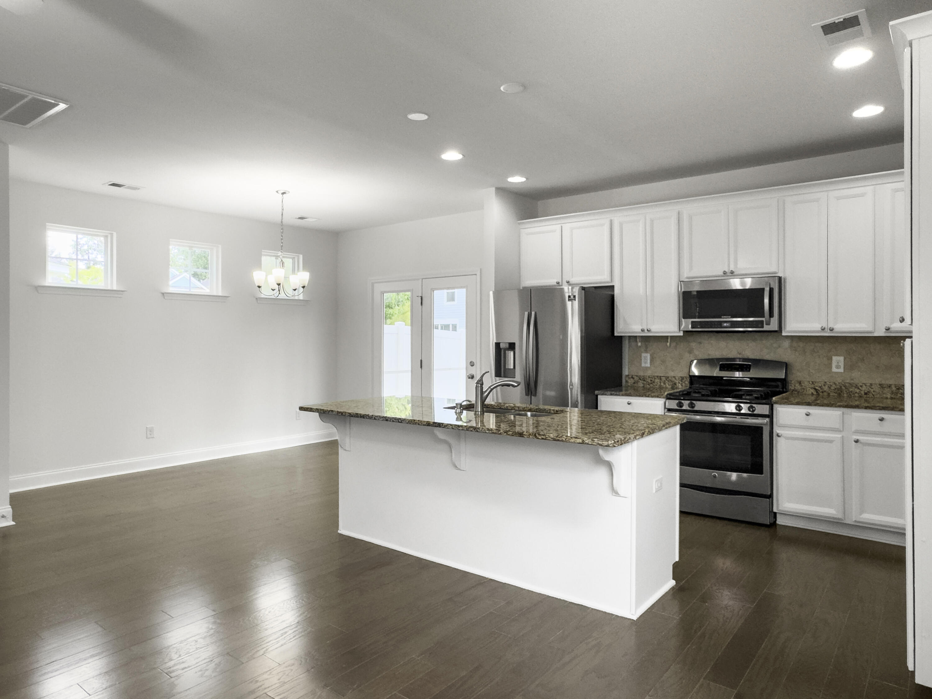 Charleston, South Carolina, 29414, United States, 3 Bedrooms Bedrooms, ,3 BathroomsBathrooms,Residential,For Sale,1913391