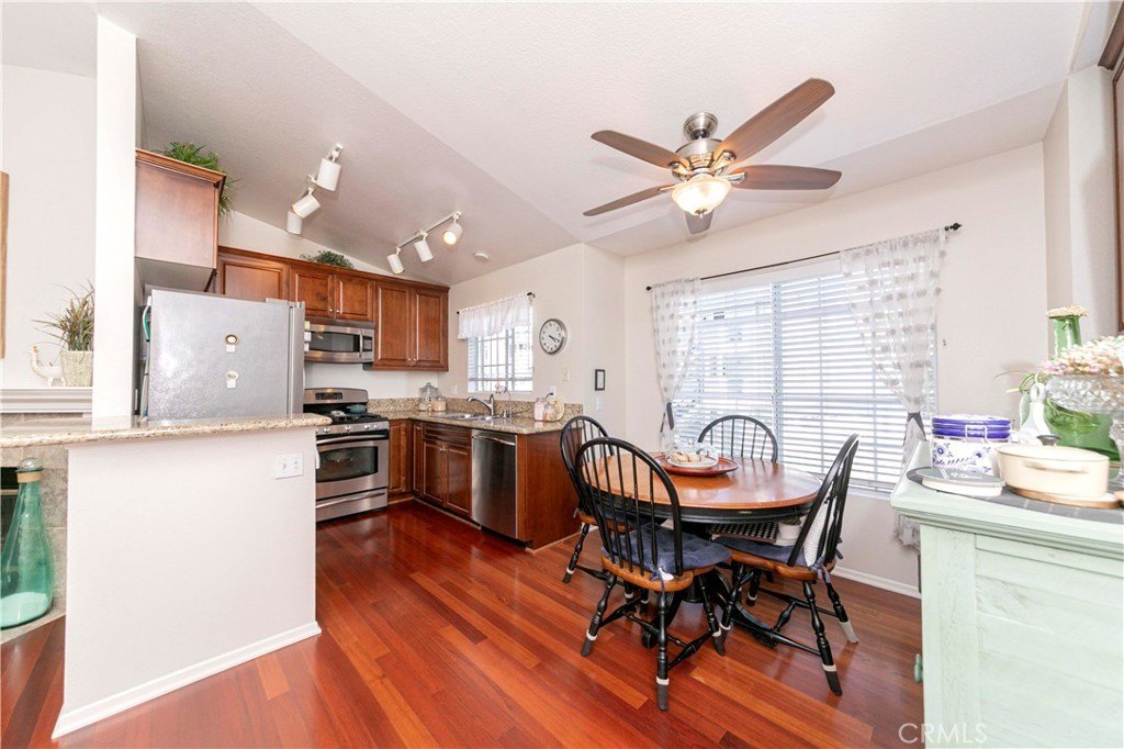 Aliso Viejo, California, 92656, United States, 2 Bedrooms Bedrooms, ,2 BathroomsBathrooms,Residential,For Sale,1901235