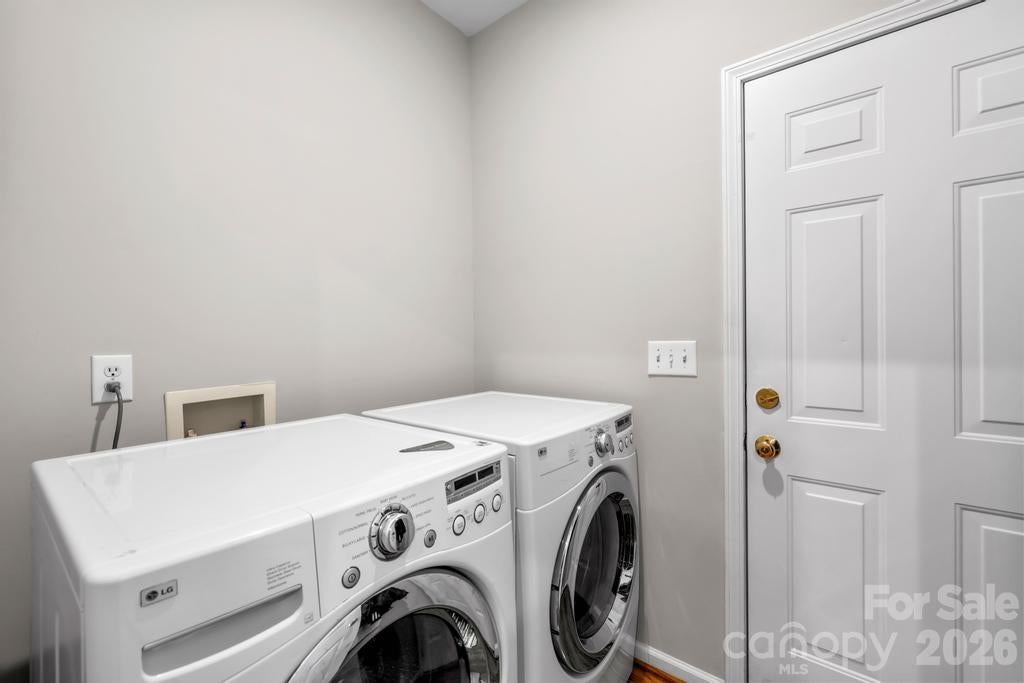 Huntersville, North Carolina, 28078, United States, 4 Bedrooms Bedrooms, ,3 BathroomsBathrooms,Residential,For Sale,2035825