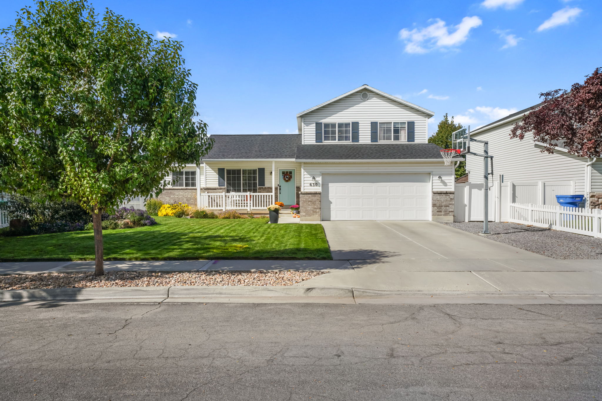 Lehi, Utah, 84043, United States, 4 Bedrooms Bedrooms, ,3 BathroomsBathrooms,Residential,For Sale,1973870