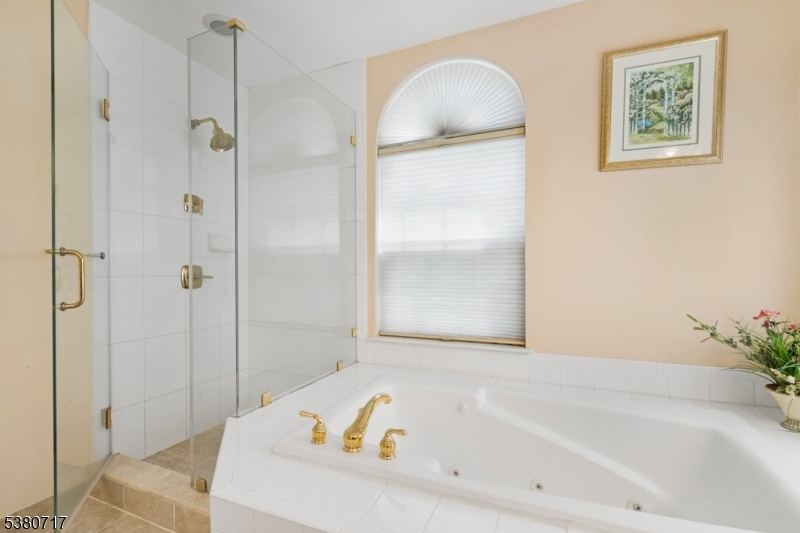 Bernards Twp., New Jersey, 07920, United States, 5 Bedrooms Bedrooms, ,4 BathroomsBathrooms,Residential,For Sale,1933609