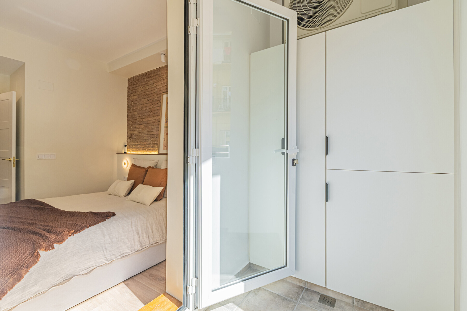  Brand new renovated apartment with terrace and designer furniture - 物件實景