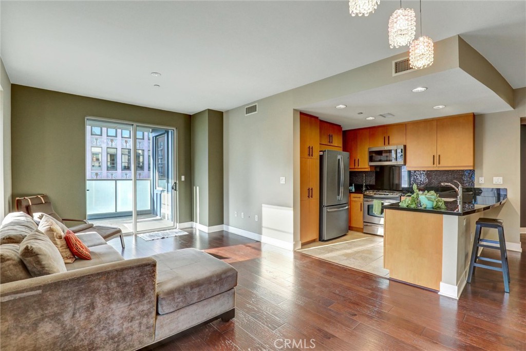 Long Beach, California, 90802, United States, 3 Bedrooms Bedrooms, ,2 BathroomsBathrooms,Residential,For Sale,1921298