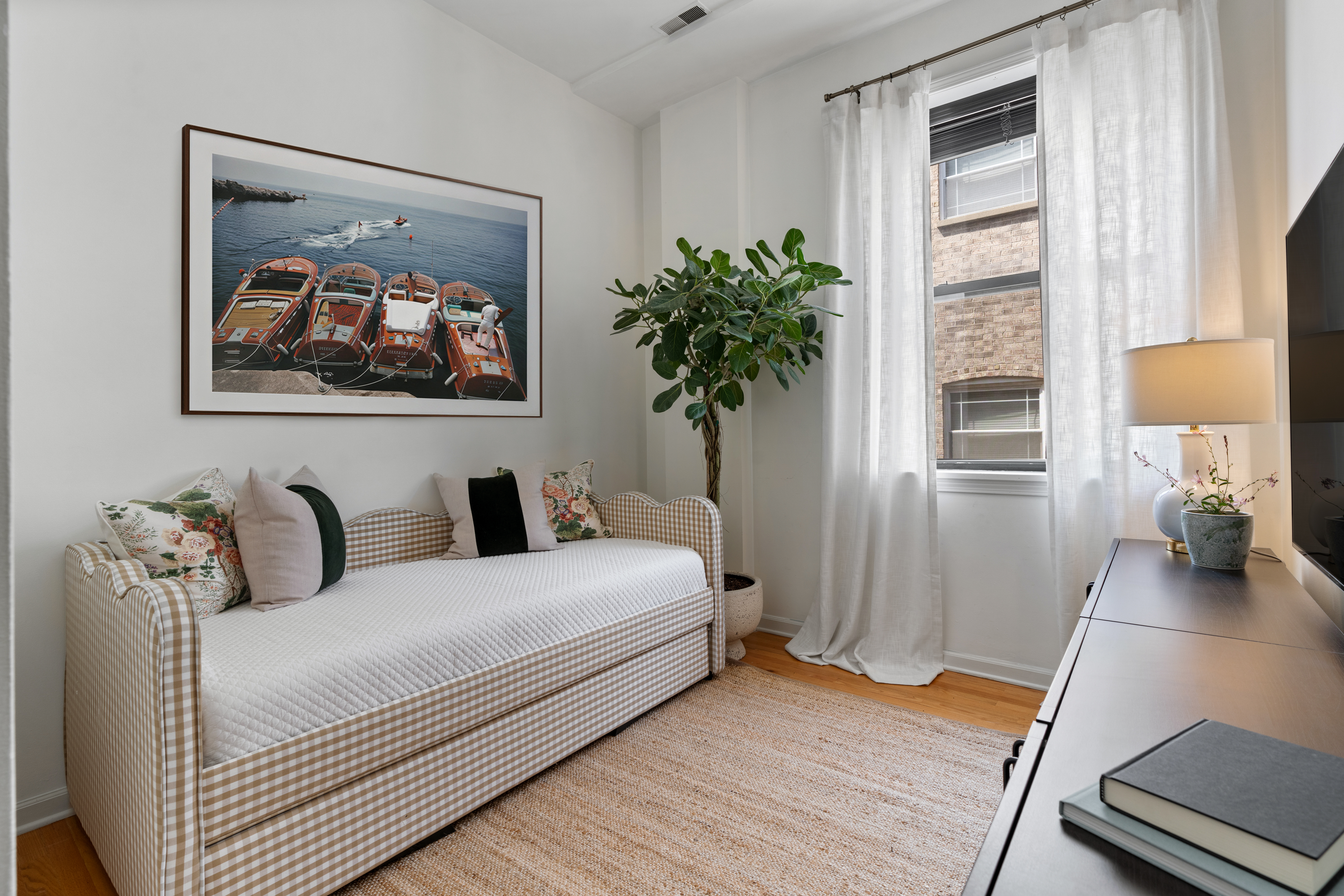  Completely Reimagined and Move-in Ready - 物件實景