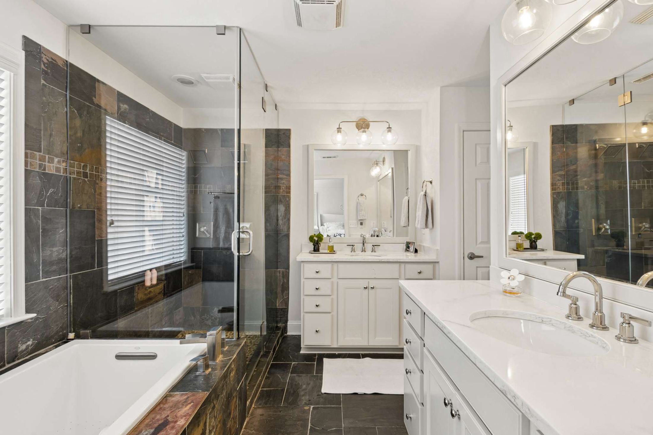  Beautiful, Light-filled Townhome in Historic Desirable Ardmore Park Neighborhood - 物件實景
