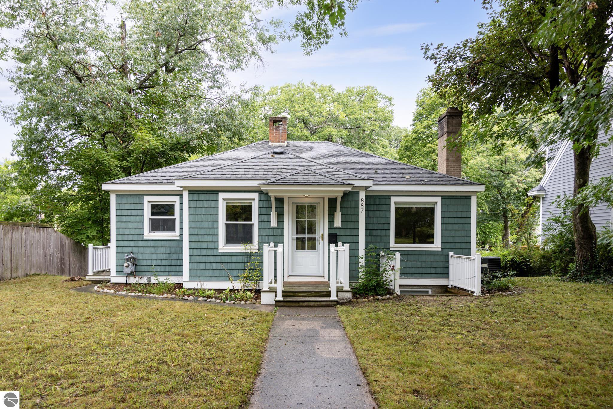 Washington St, Traverse City, MI 49686