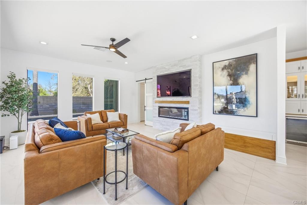 Redlands, California, 92373, United States, 5 Bedrooms Bedrooms, ,5 BathroomsBathrooms,Residential,For Sale,2012094