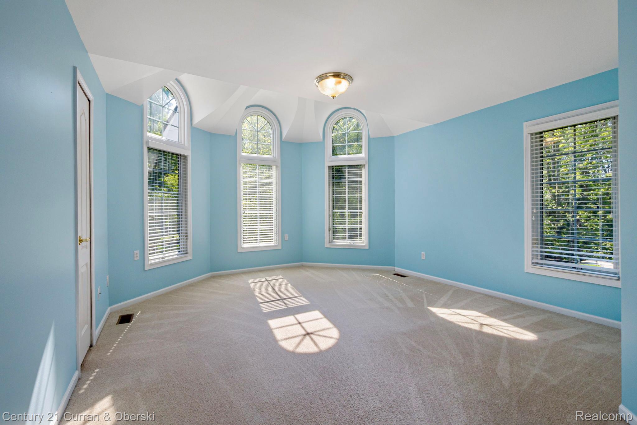 Novi, Michigan, 48374, United States, 4 Bedrooms Bedrooms, ,6 BathroomsBathrooms,Residential,For Sale,1914653