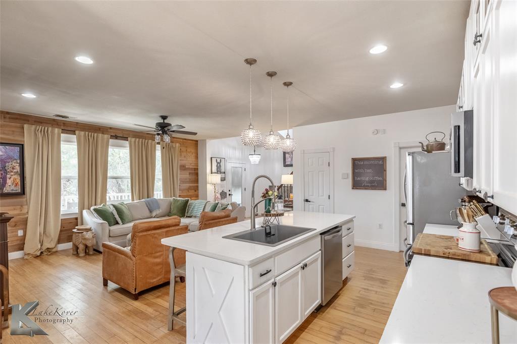 Buffalo Gap, Texas, 79508, United States, 5 Bedrooms Bedrooms, ,4 BathroomsBathrooms,Residential,For Sale,1918227