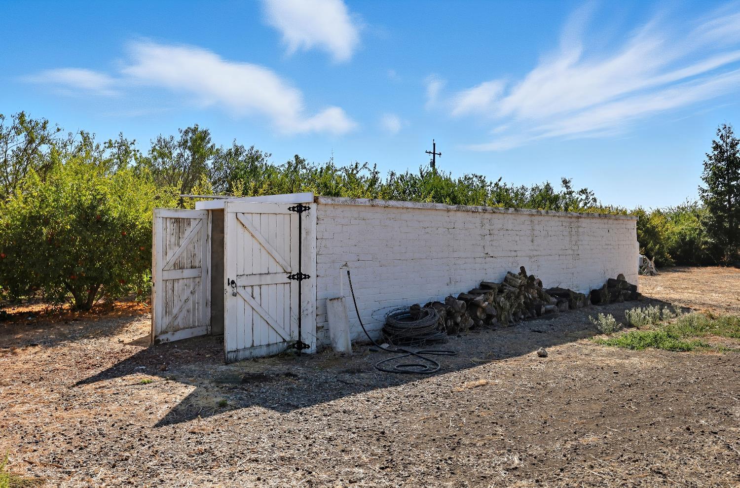 Le Grand, California, 95333, United States, 4 Bedrooms Bedrooms, ,3 BathroomsBathrooms,Residential,For Sale,1977955