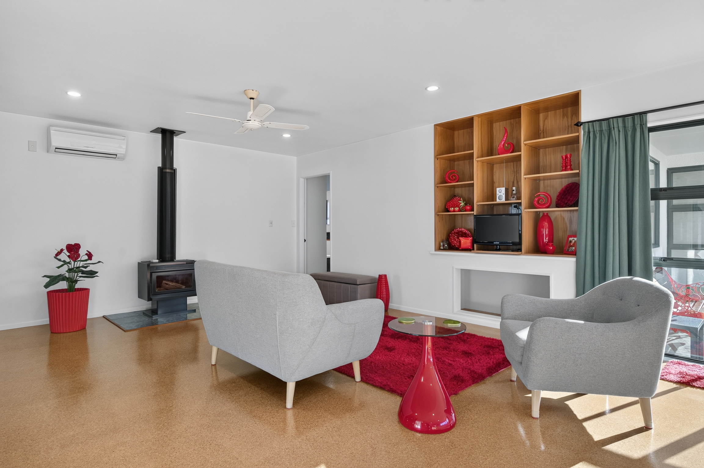  Sun-Filled Family Home with Space to Spare - 物件實景