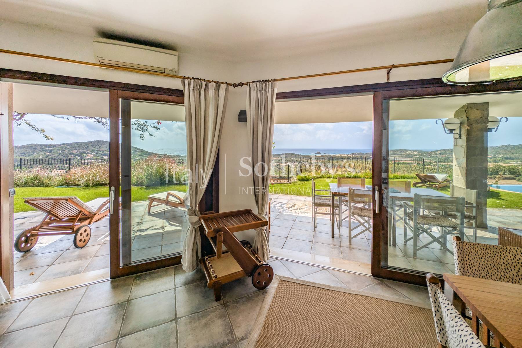  Villa with breathtaking views over the sea near the beaches - 物件實景