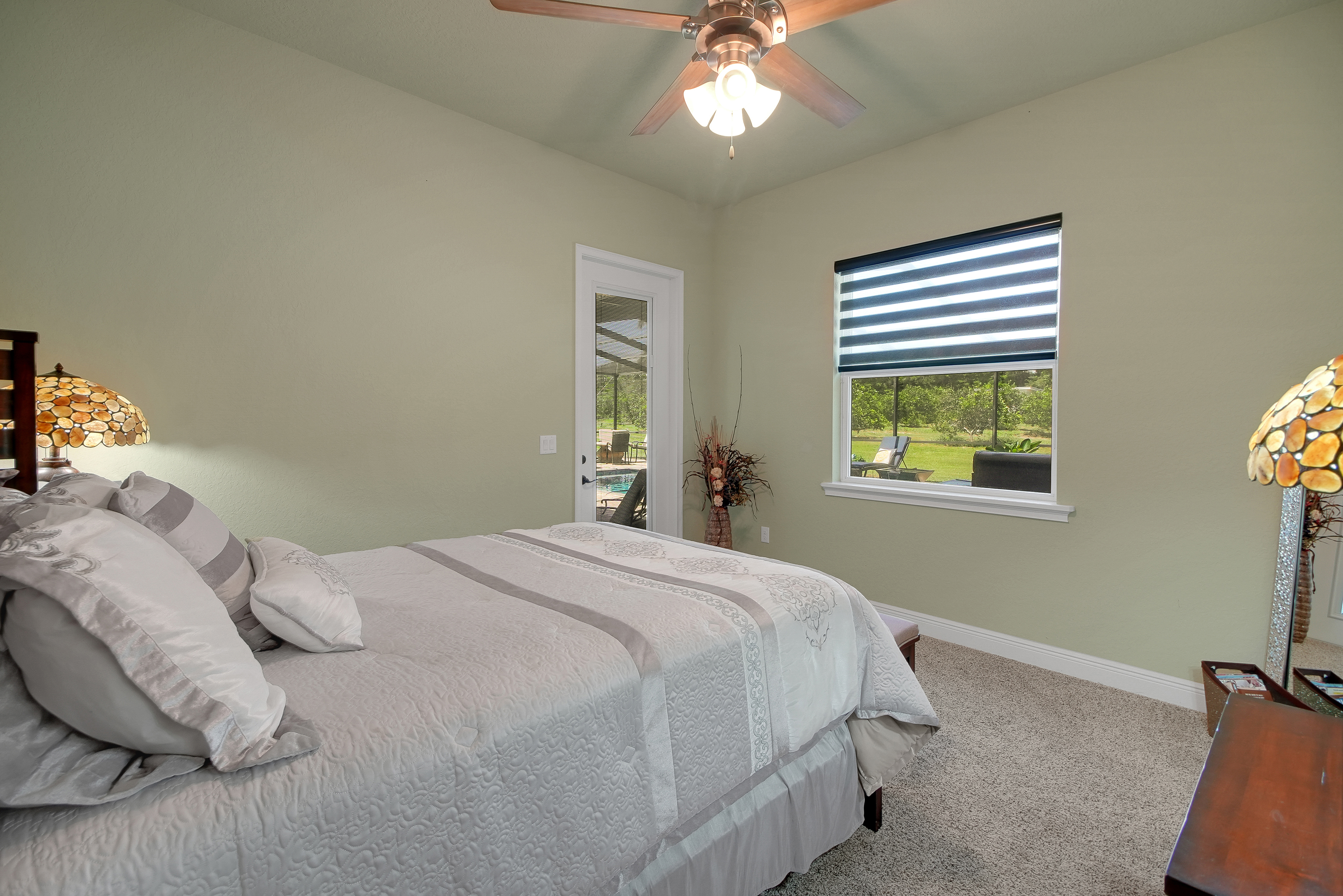 Weirsdale, Florida, 32195, United States, 4 Bedrooms Bedrooms, ,3 BathroomsBathrooms,Residential,For Sale,1900688