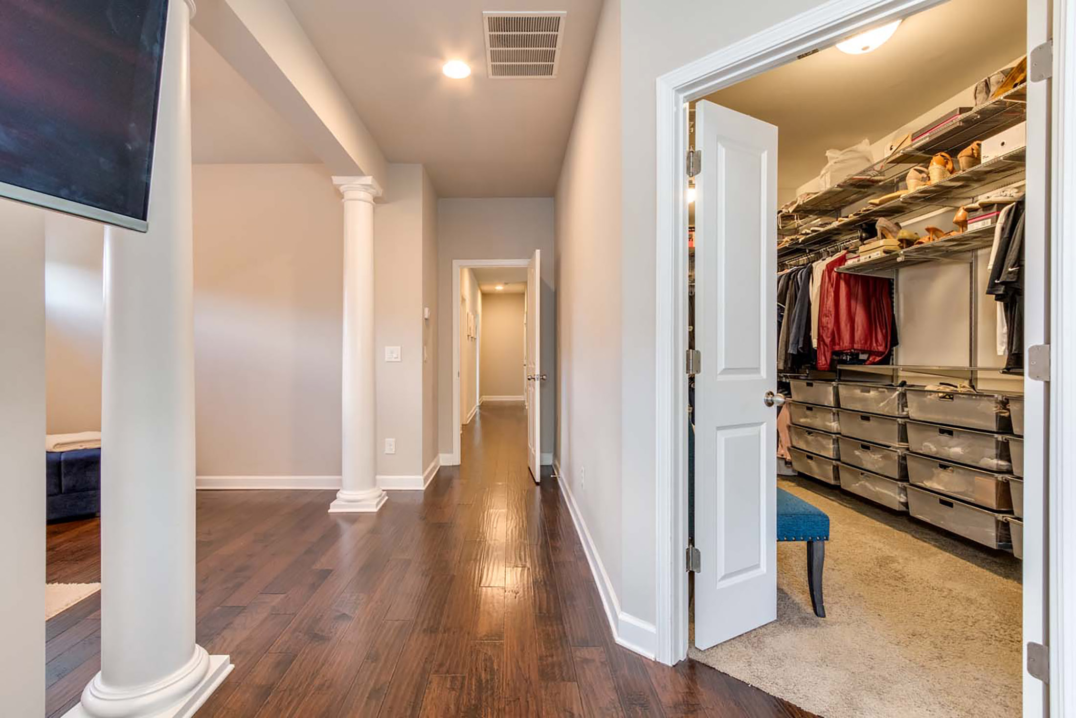  Four-Bedroom Brick Corner Lot in Jamestown - 物件實景