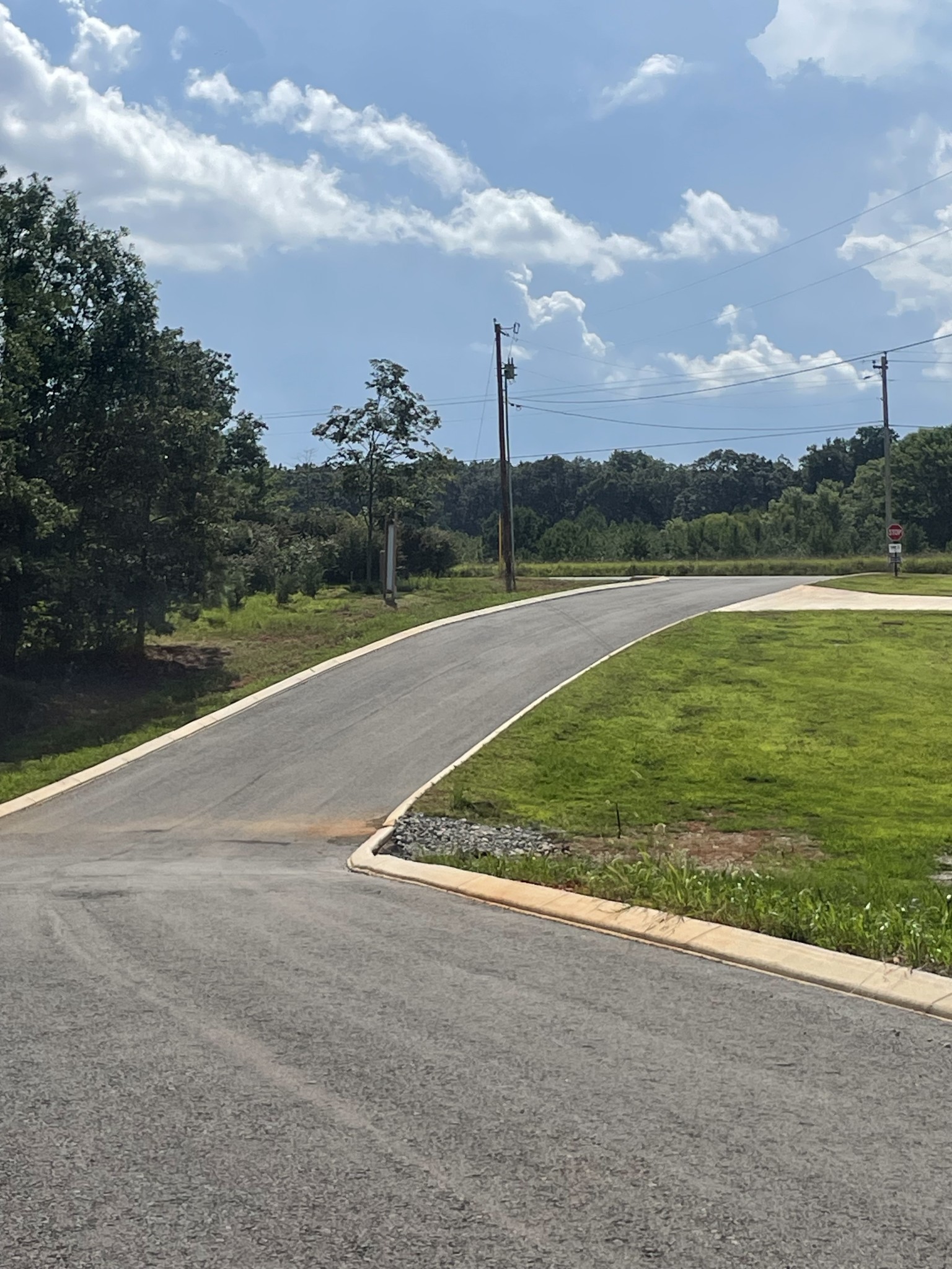 Winchester, Tennessee, 37398, United States, 3 Bedrooms Bedrooms, ,4 BathroomsBathrooms,Residential,For Sale,1928177