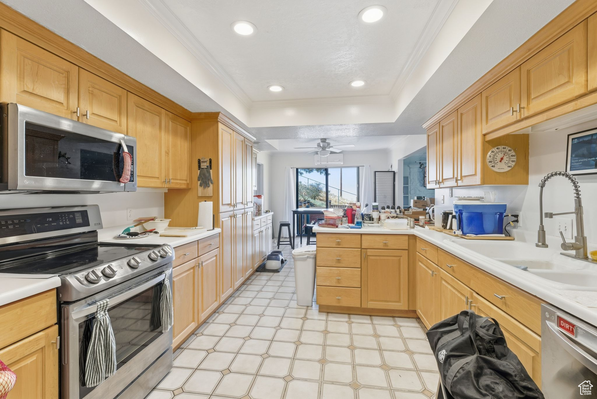 Tooele, Utah, 84074, United States, 4 Bedrooms Bedrooms, ,4 BathroomsBathrooms,Residential,For Sale,1989658