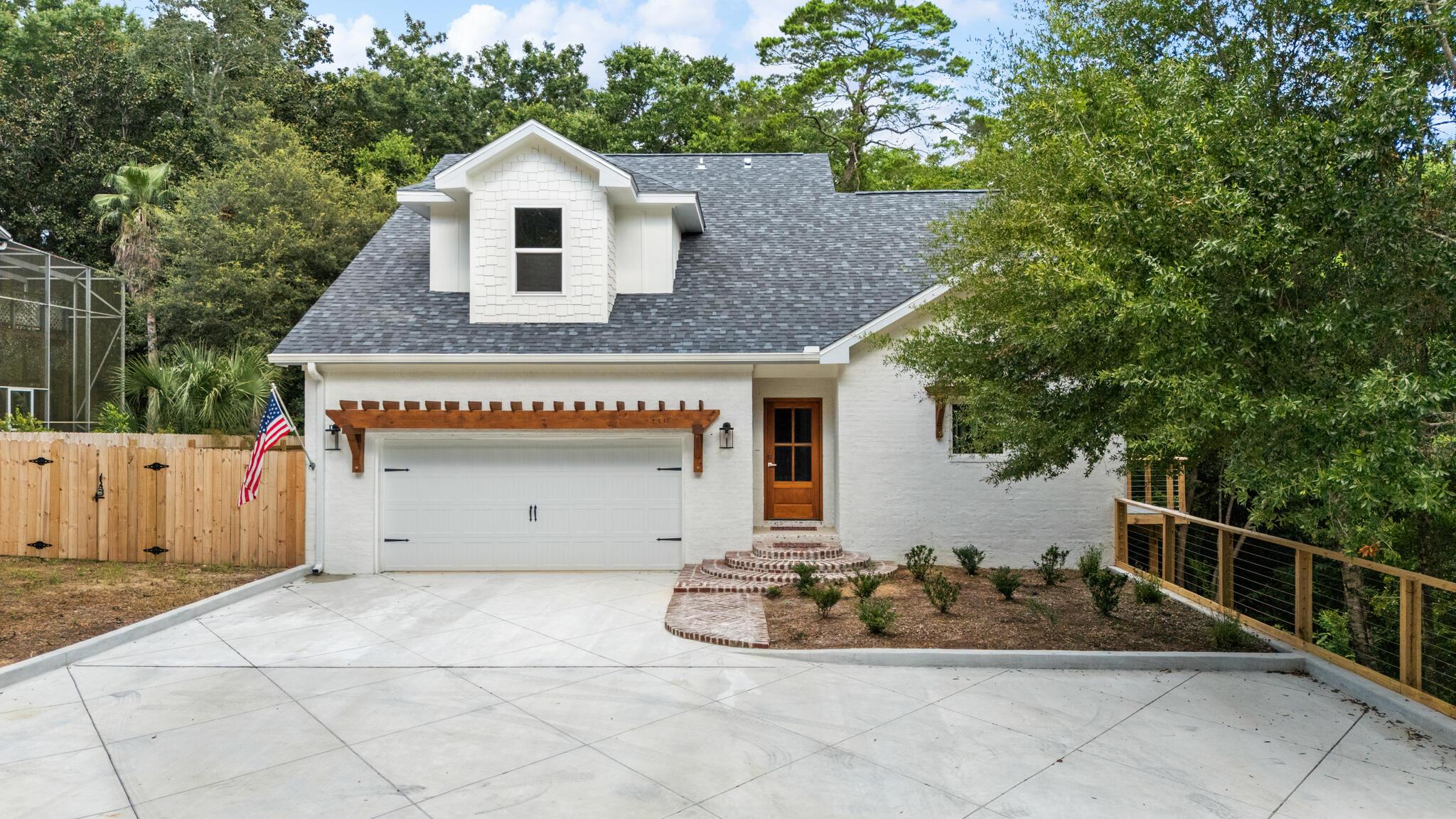 Niceville, Florida, 32578, United States, 5 Bedrooms Bedrooms, ,4 BathroomsBathrooms,Residential,For Sale,1942712