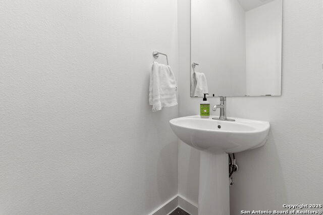 San Antonio, Texas, 78209, United States, 3 Bedrooms Bedrooms, ,4 BathroomsBathrooms,Residential,For Sale,1906137