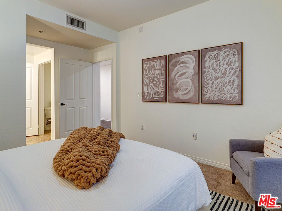 Playa Vista, California, 90094, United States, 2 Bedrooms Bedrooms, ,2 BathroomsBathrooms,Residential,For Sale,1917212