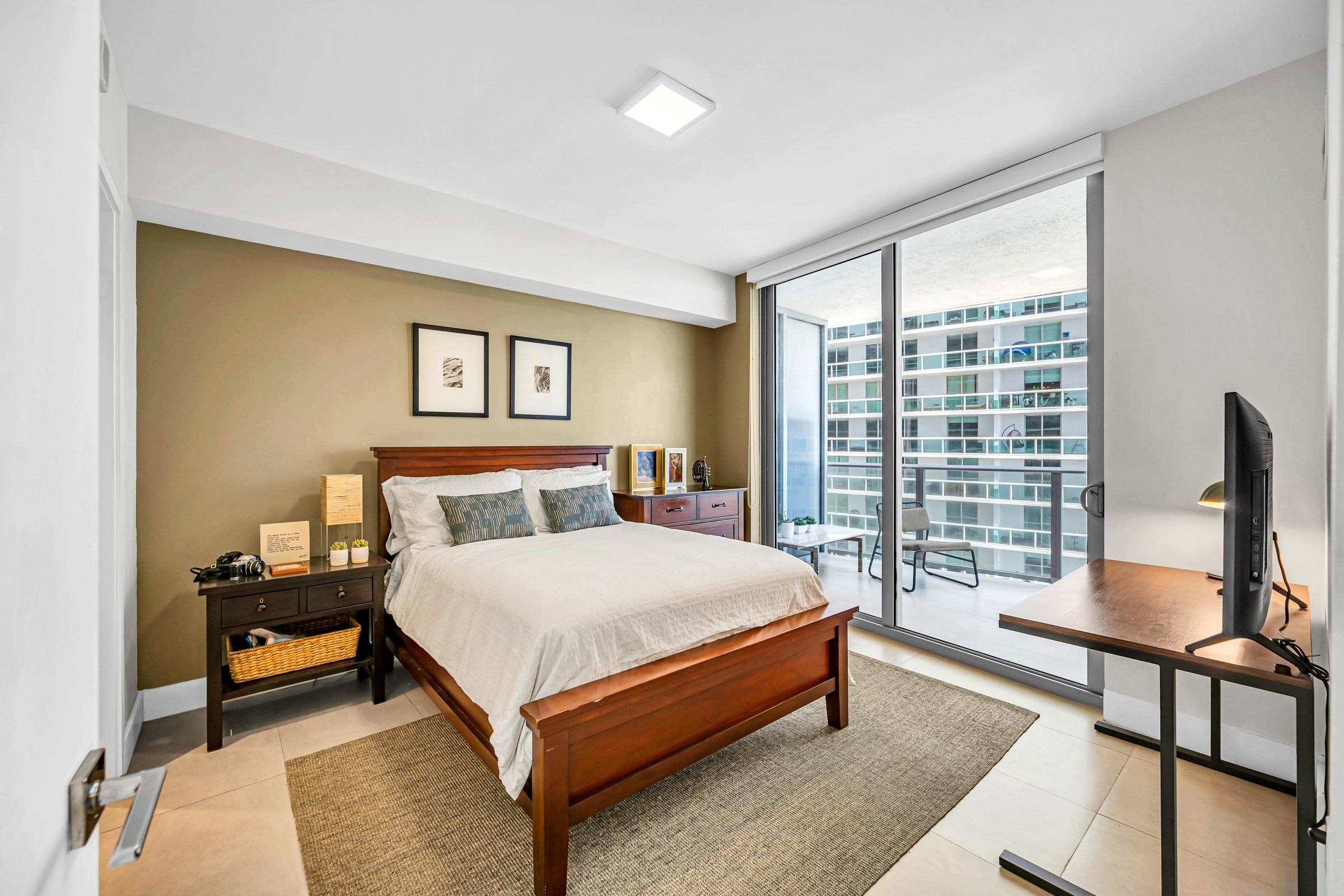 488 NE 18th St, Miami, FL, 33132 - 物件實景