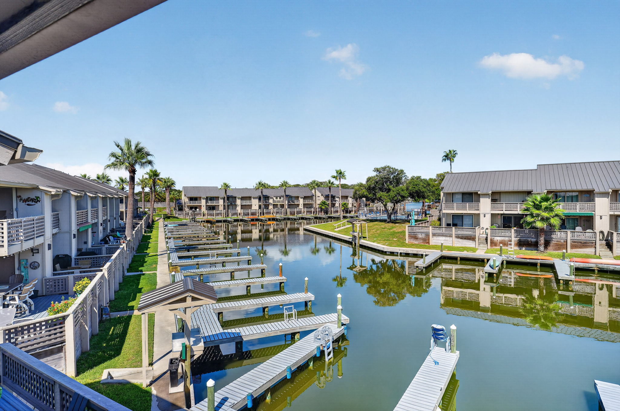  Waterfront Living at Its Best - 物件實景
