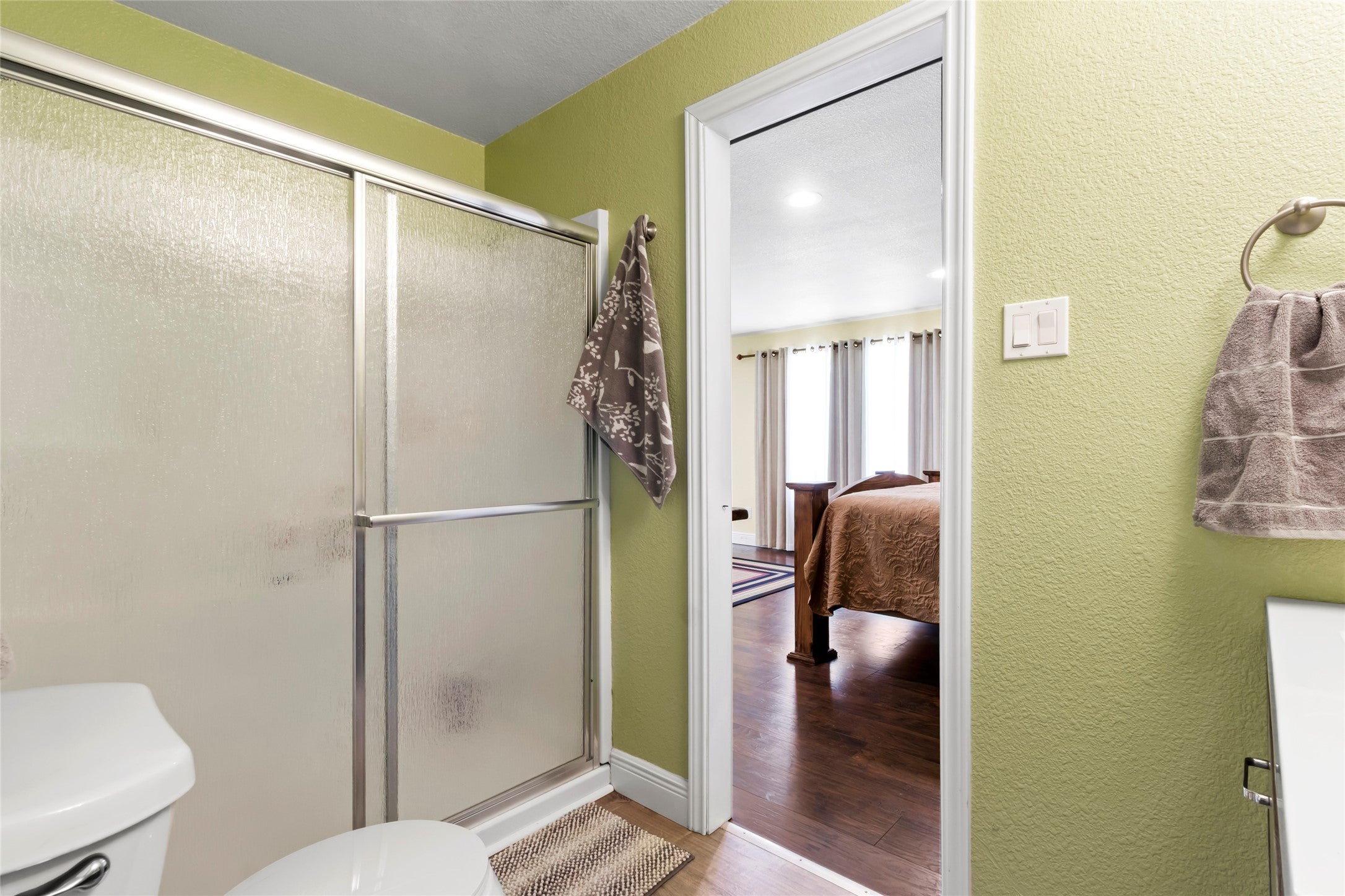 Liverpool, Texas, 77577, United States, 3 Bedrooms Bedrooms, ,2 BathroomsBathrooms,Residential,For Sale,2008192