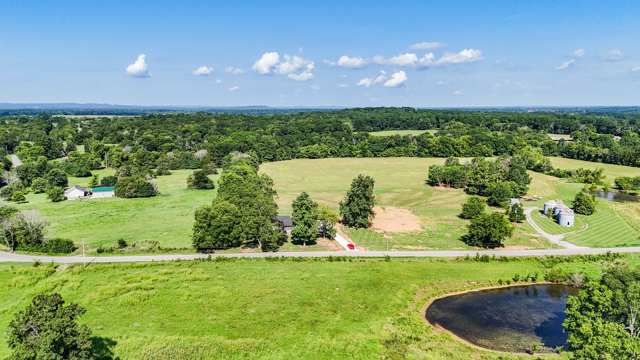 Shelbyville, Tennessee, 37160, United States, 4 Bedrooms Bedrooms, ,3 BathroomsBathrooms,Residential,For Sale,1895411
