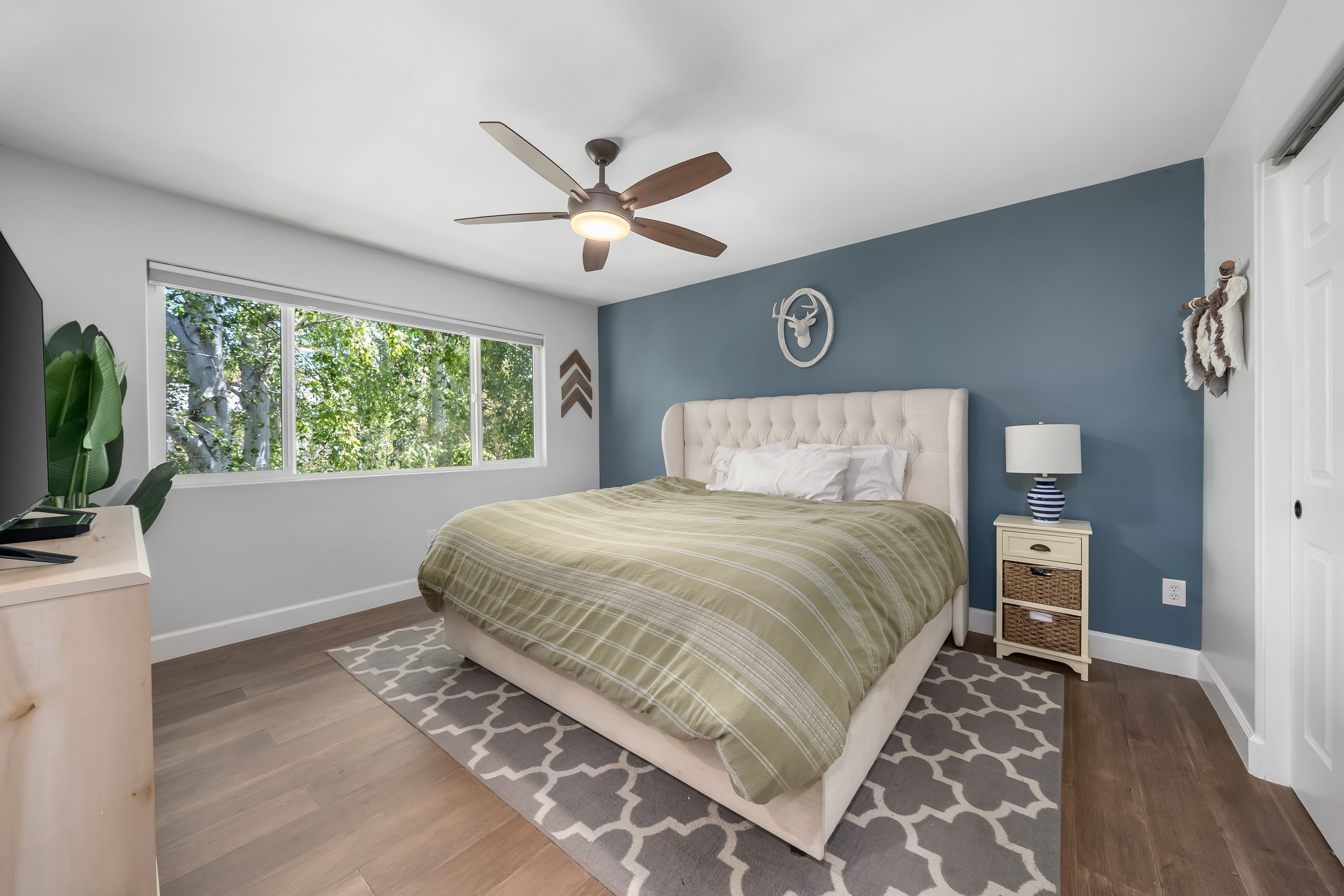  California Coastal Living Meets Modern Farmhouse Design - 物件實景