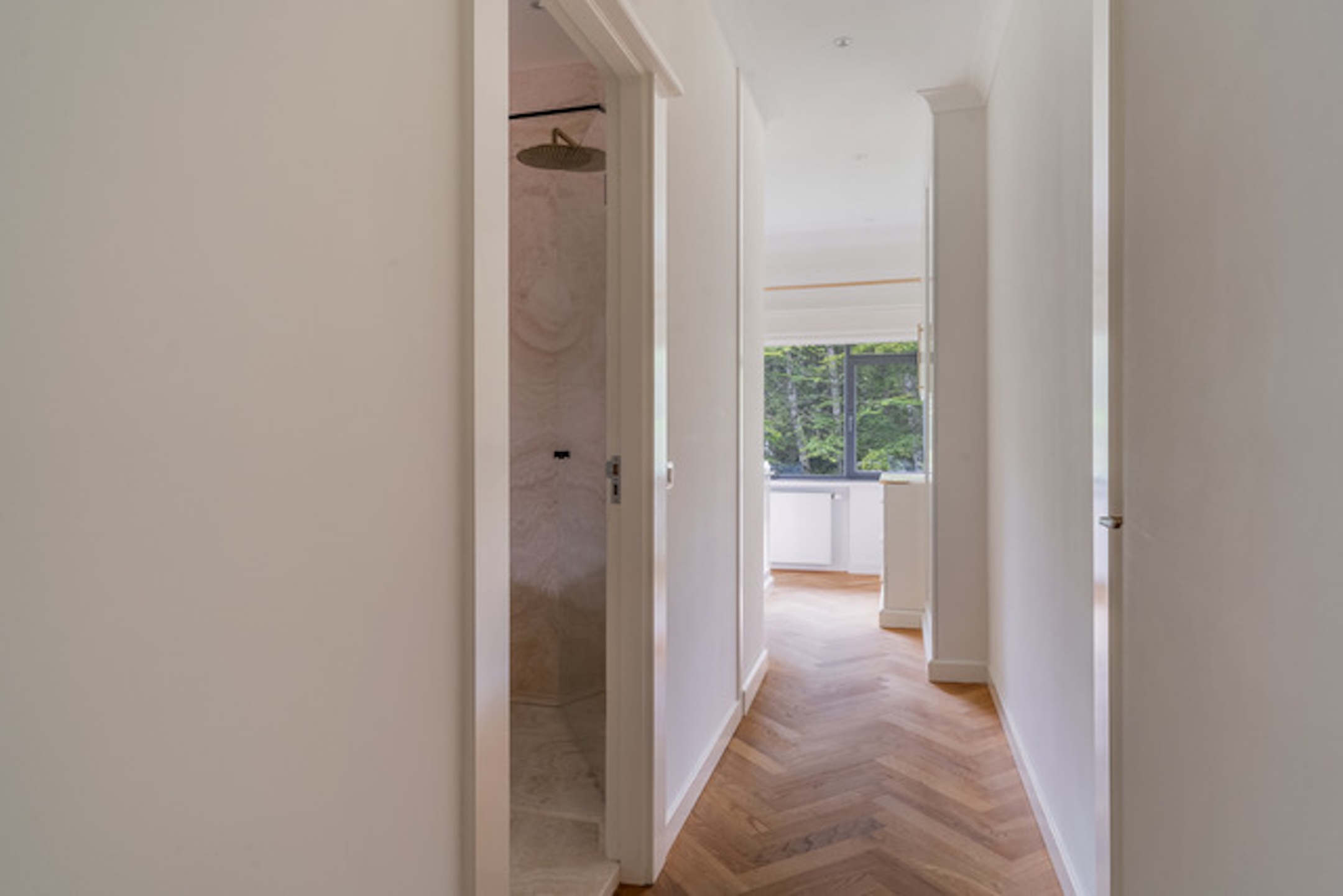  Spacious, turn-key family villa with swimming pool and guest accommodation - 物件實景