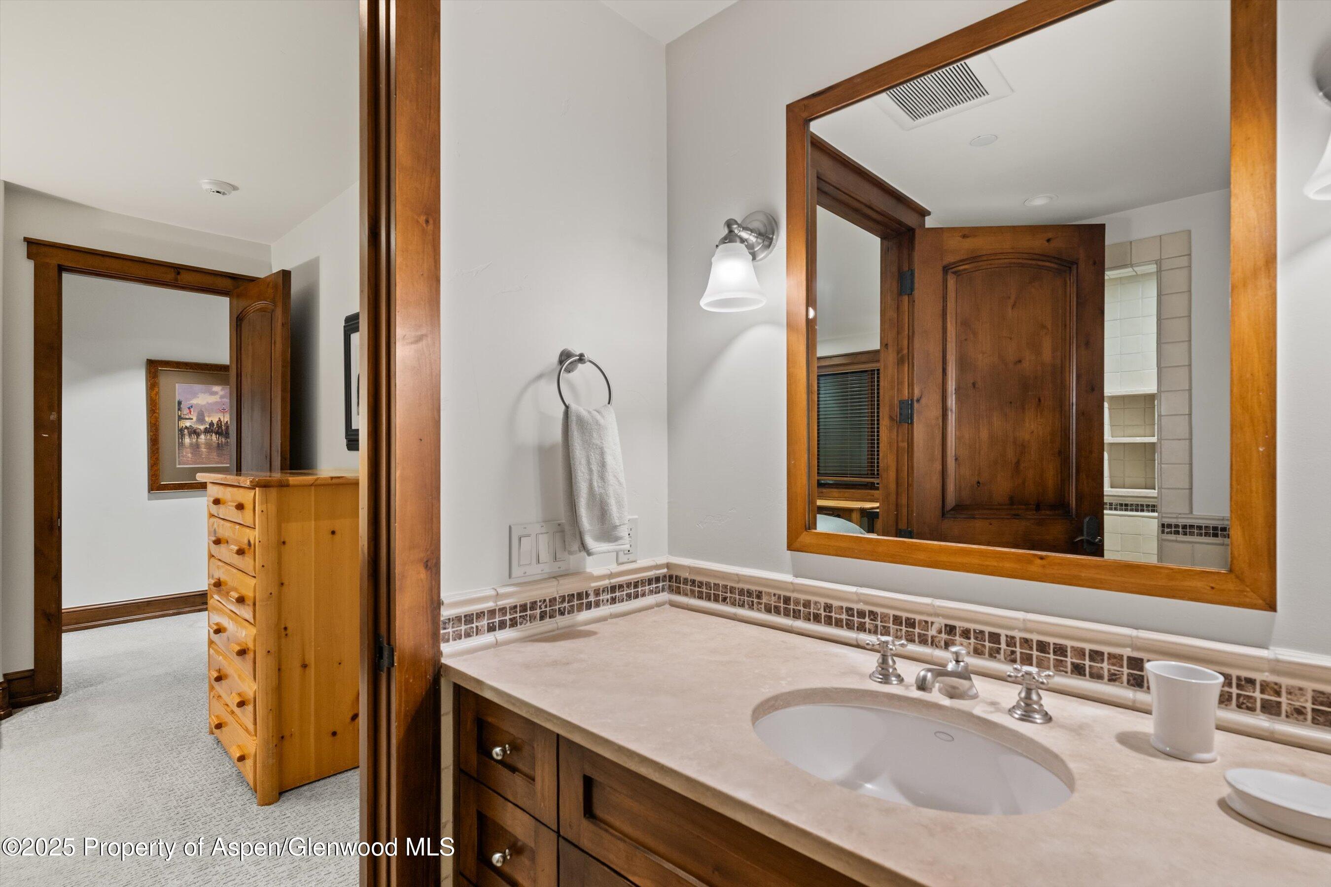 Aspen, Colorado, 81611, United States, 5 Bedrooms Bedrooms, ,6 BathroomsBathrooms,Residential,For Sale,1794286