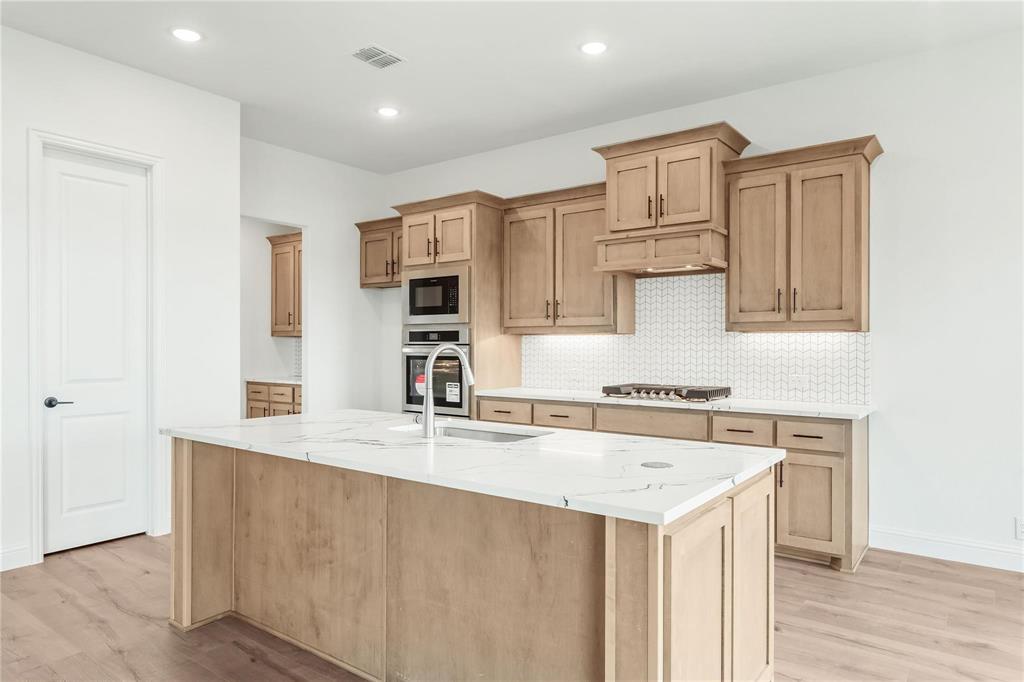 Justin, Texas, 76247, United States, 5 Bedrooms Bedrooms, ,4 BathroomsBathrooms,Residential,For Sale,1982092