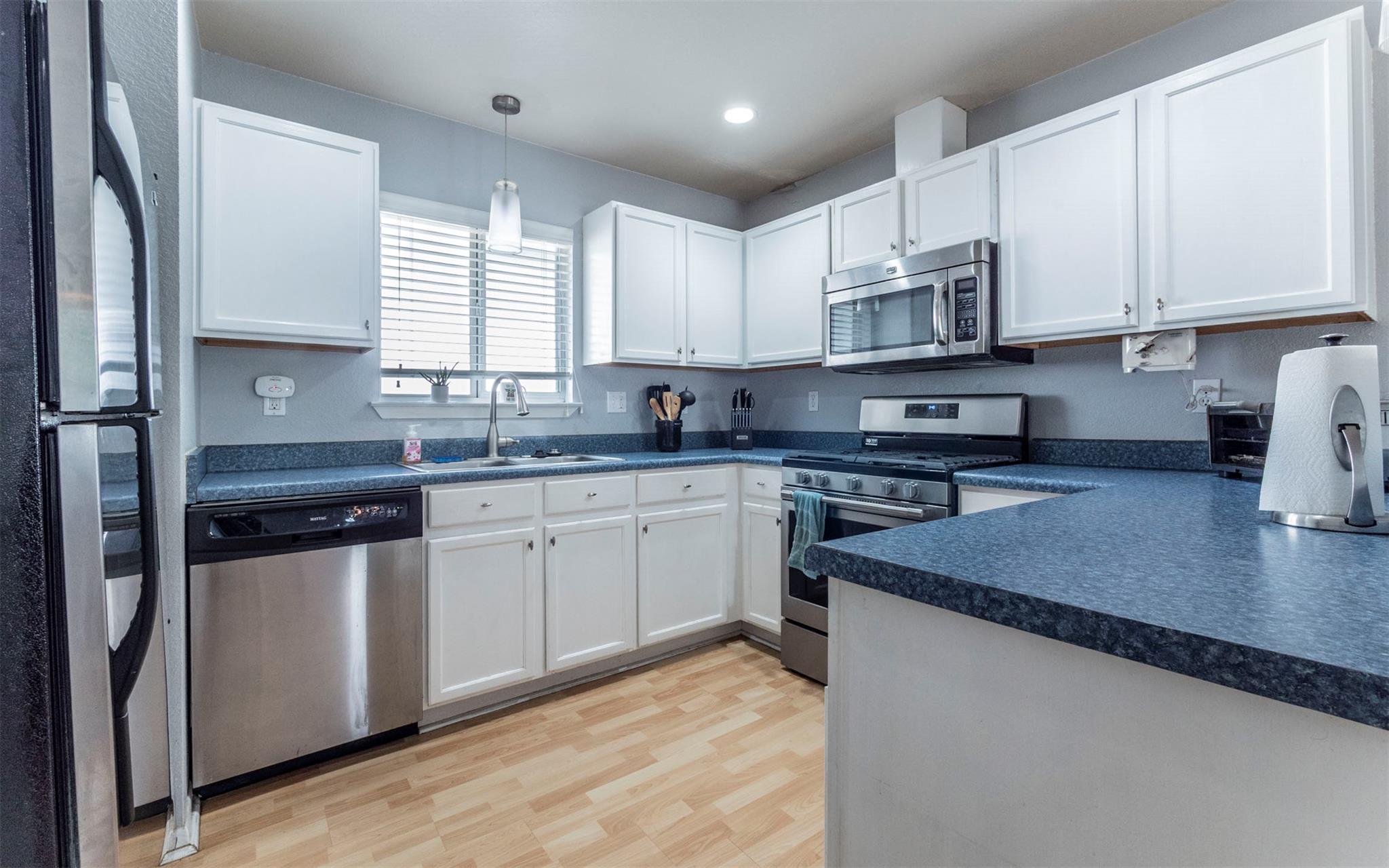 Austin, Texas, 78702, United States, 3 Bedrooms Bedrooms, ,1 BathroomBathrooms,Residential,For Sale,1887406